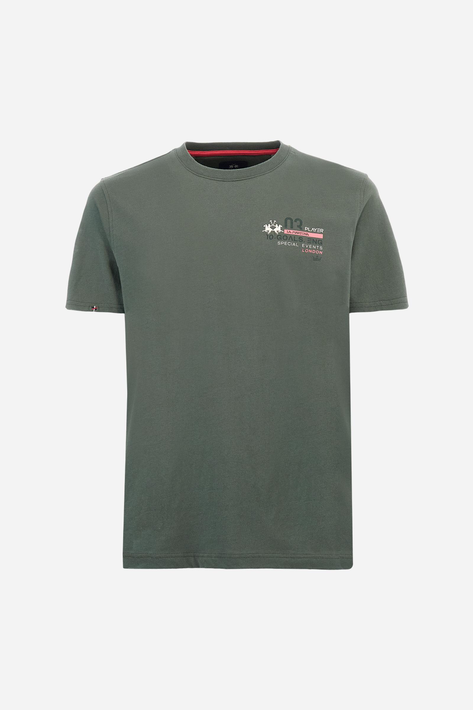 Single-colour short-sleeved men's T-shirt made of cotton jersey. Crew neck, with colour-contrasting jersey border inside. Mlticoloured lettering is printed on the chest, enriched by the embroidered brand logo. The graphics on the back are printed, while the number is a flocked transfer in a contrasting colour. On the right sleeve the small star detail is hand-embroidered with multi-coloured threads. The fit is regular. The model is wearing a size L. - Thyme