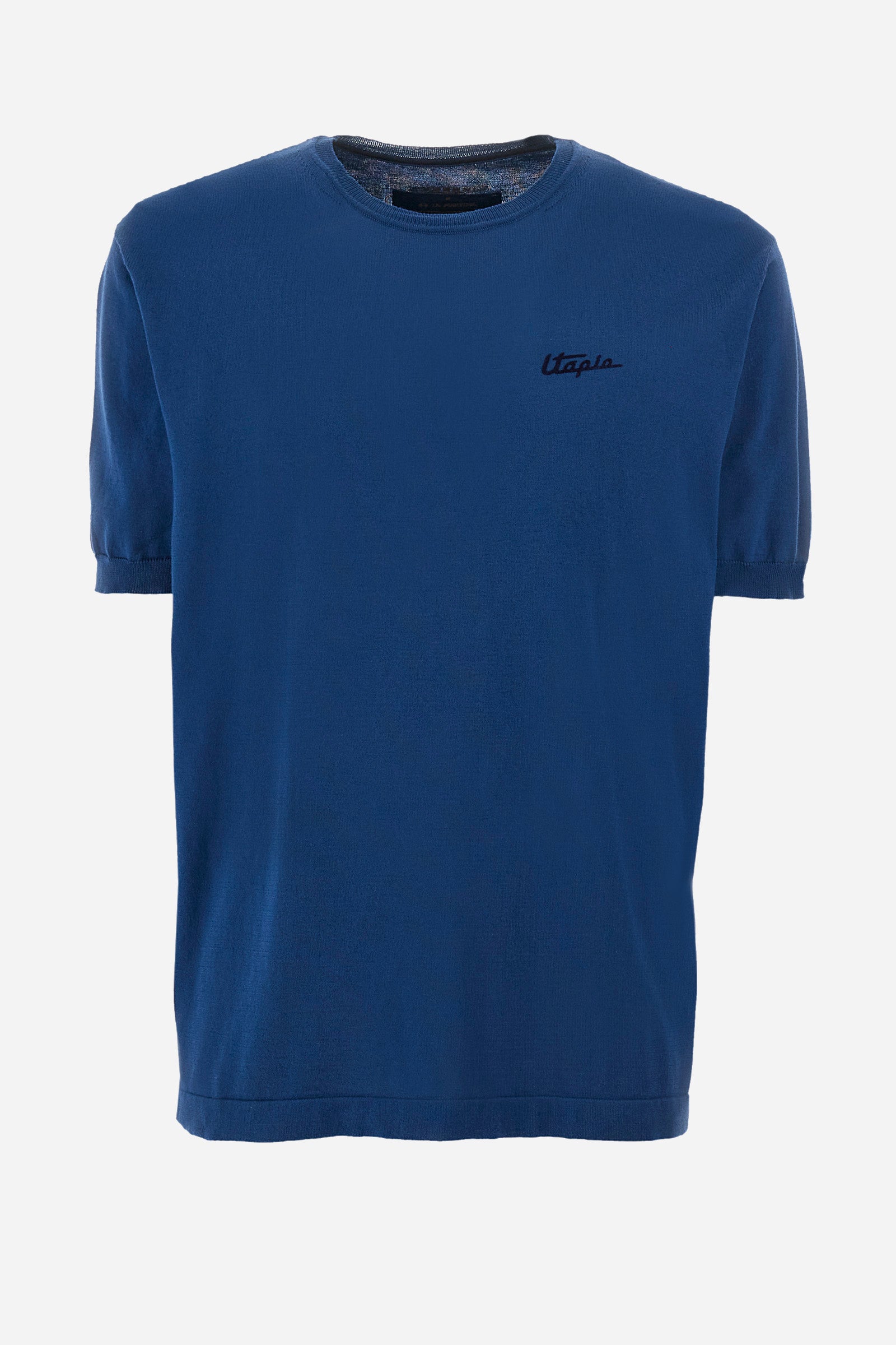 Men’s short-sleeved solid color knitted t-shirt. In collaboration with Pagani, made of cotton yarn. Collar, armholes and ribbed hem. The logo, the writing "La Martina" and "Pagani" are present on the patch applied on the back, representative of the collaboration. Fit is regular. The model wears a size L. - Ensign Blue
