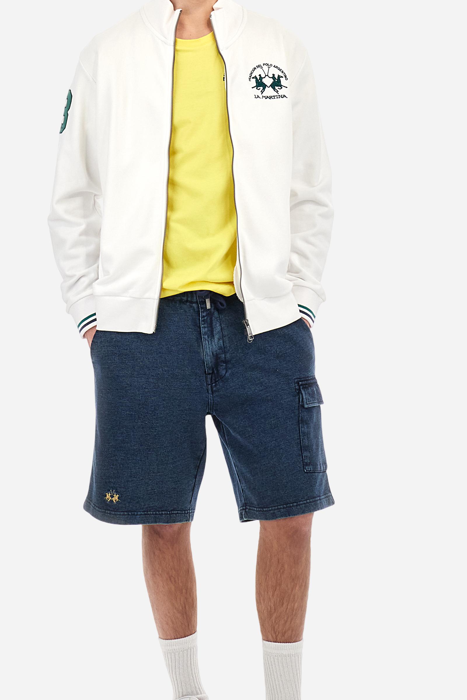 Men's plain short-sleeved T-shirt, made from 100% cotton. Large logo embroidered on the front. Regular fit. The model is wearing a size L. - Aurora