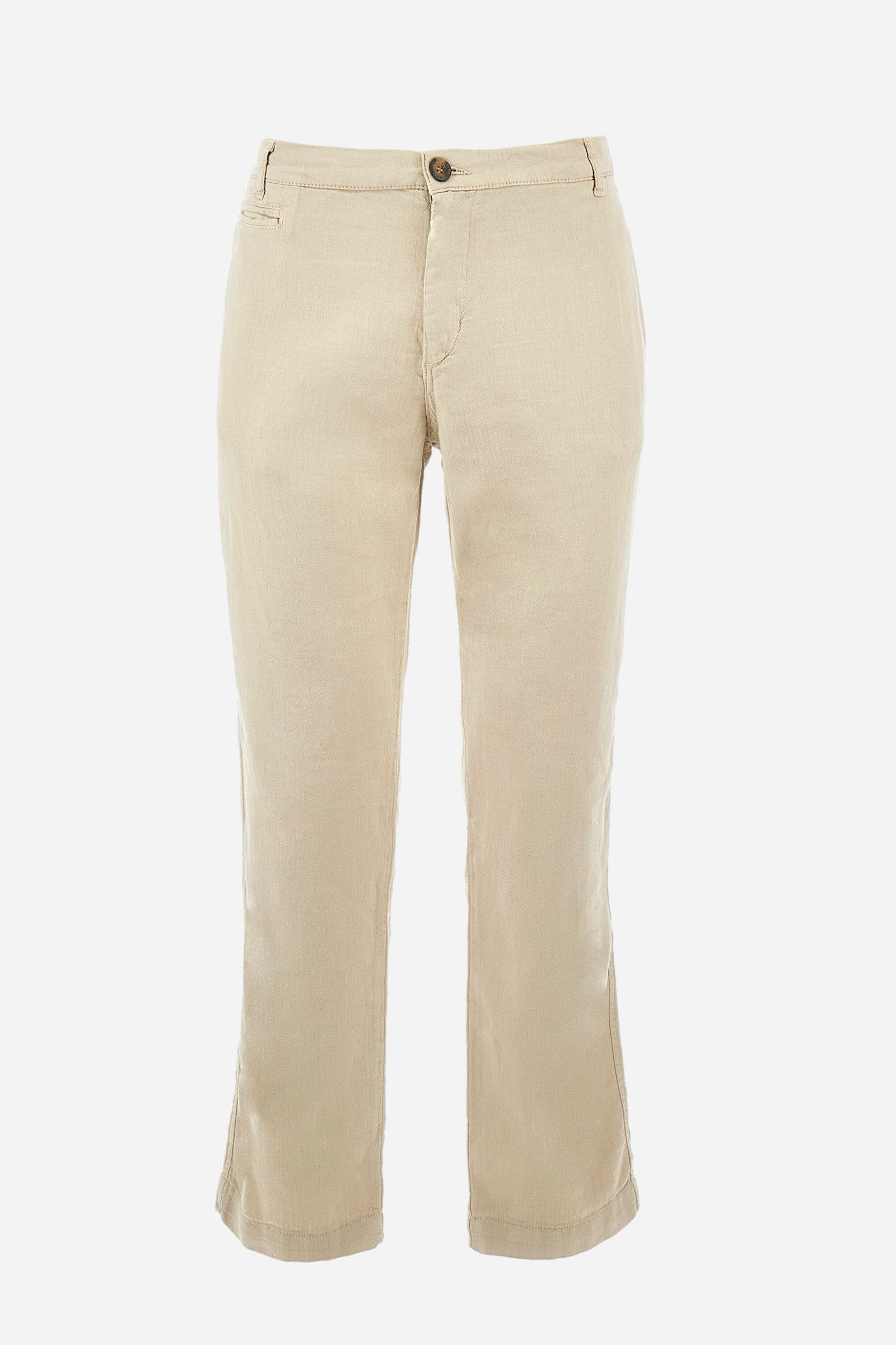 Men's single-colour chinos in cotton and linen. With belt loops, zip and button fastening. There are two open welt front pockets and two back pockets with a classic button fastening. There is a logo with a patch sewn onto the reverse. The fit is regular. The model wears a size 33. - Tidal Foam