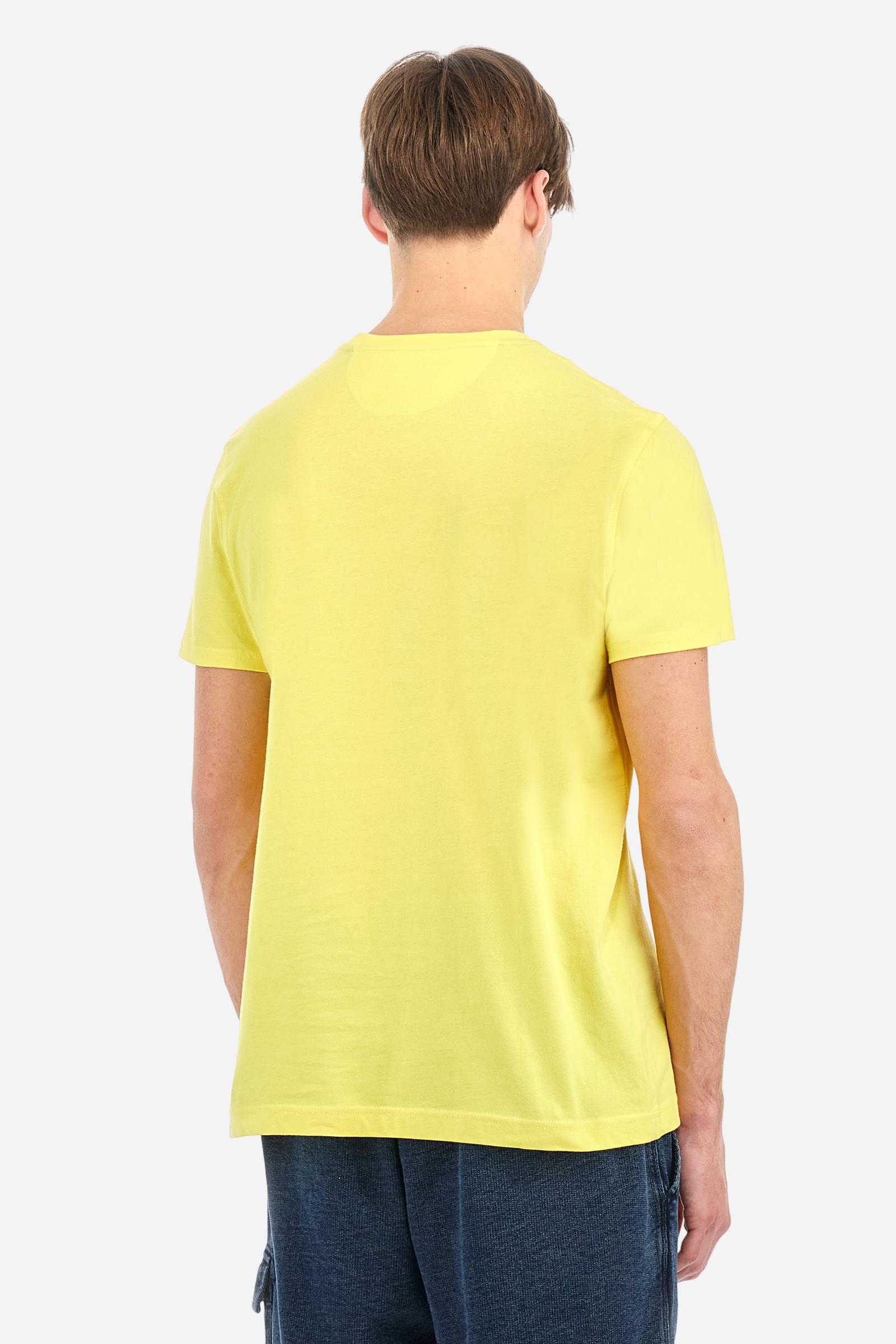 Men's plain short-sleeved T-shirt, made from 100% cotton. Large logo embroidered on the front. Regular fit. The model is wearing a size L. - Aurora