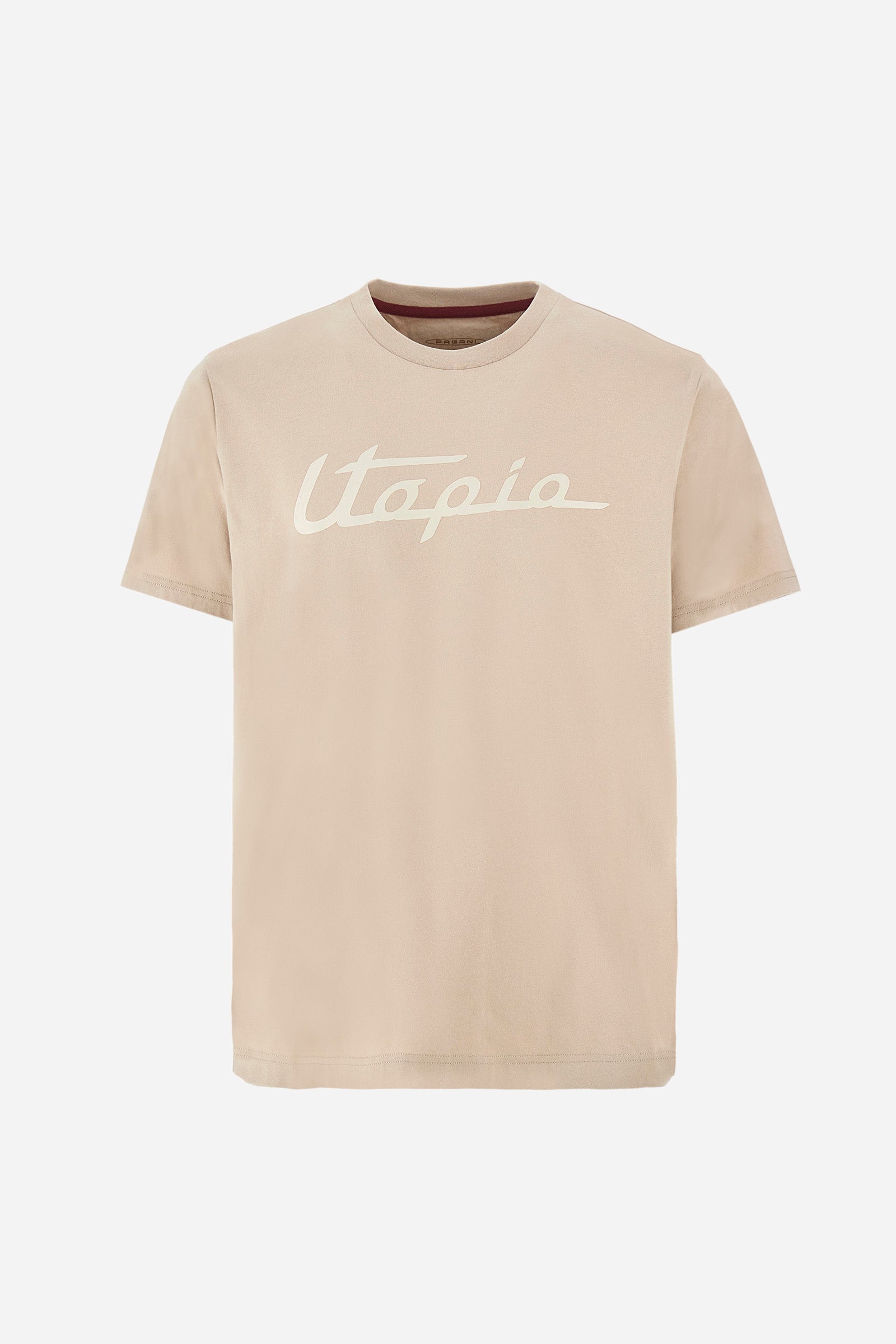 Men's short-sleeved T-shirt with a crew neck in a single colour. Made of 100% cotton. On the front we find the characteristic lettering of this line in collaboration with Pagani. A patch with the writing "La Martina" and "Pagani" is sewn on the back. Regular fit. The model wears a size L. - Rainy Day