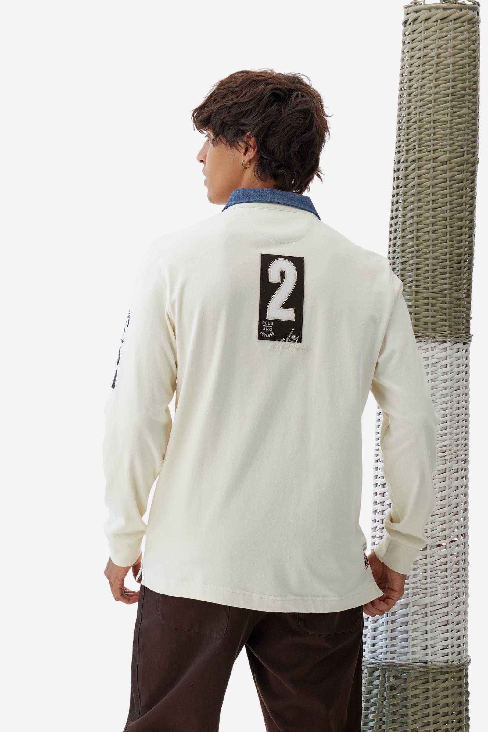 Men’s long-sleeve polo shirt in solid-colour cotton jersey with a warm touch. Contrast details on collar and three-button placket with mixed fabrics and colours. Patches and embroidery celebrate the Asociación Gauchos Argentinos. Small embroidered logo on the chest integrated with other graphics. Regular fit. The model wears size L. - Pristine