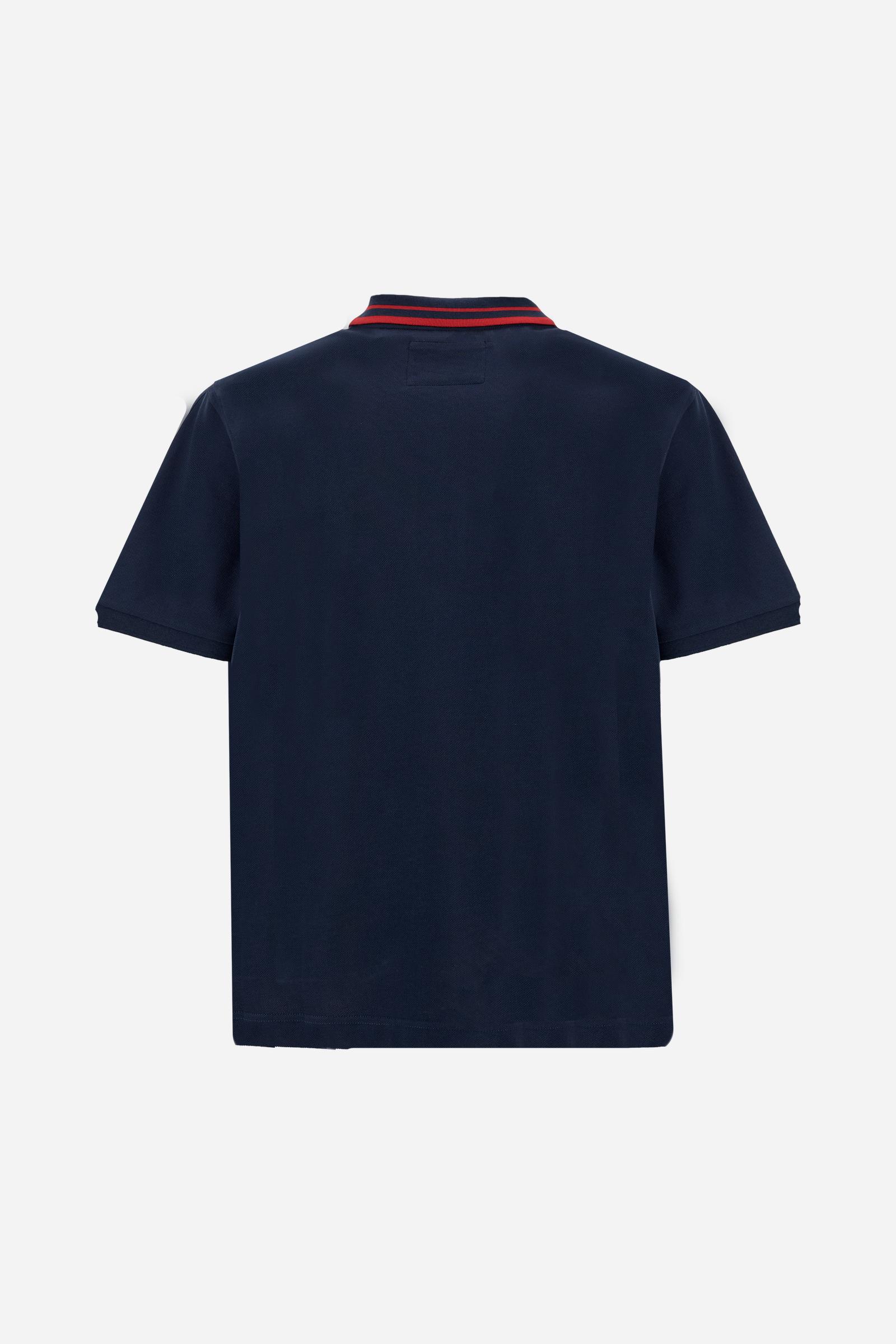 Men’s short-sleeve cotton piqué polo shirt with a new contemporary fit. Embroidered maxi logo and bold colour contrasts define the style. - Navy