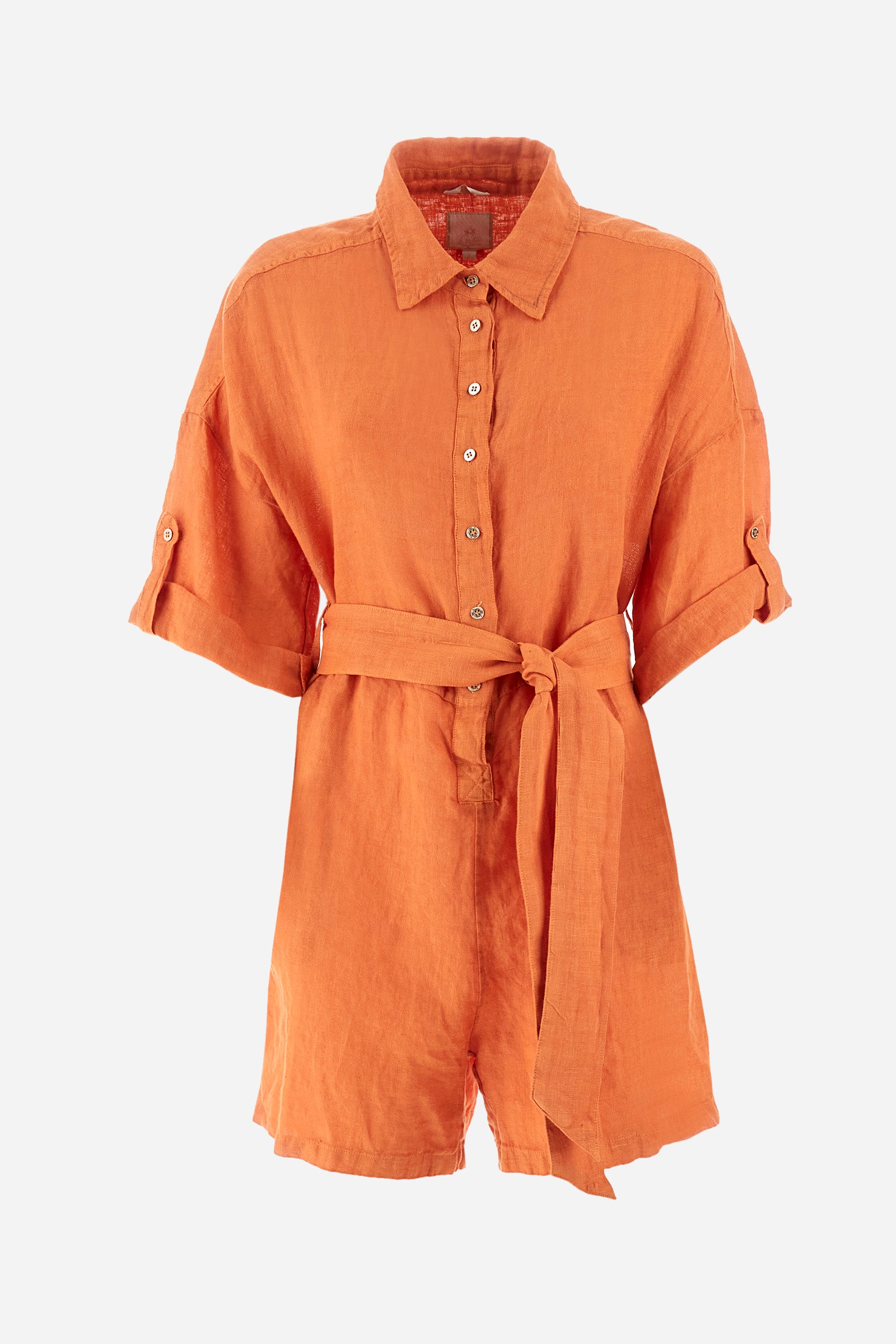 Women's one-piece playsuit with 3/4 sleeves with cuff and single-colour shorts. In 100% linen. French collar. With button fastening. Belt loops and fabric belt included. Featuring two front welt pockets and two back pockets. A logo and the lettering "La Martina" are embroidered on the back. The fit is regular. The model wears a size IT40. - Celosia Orange