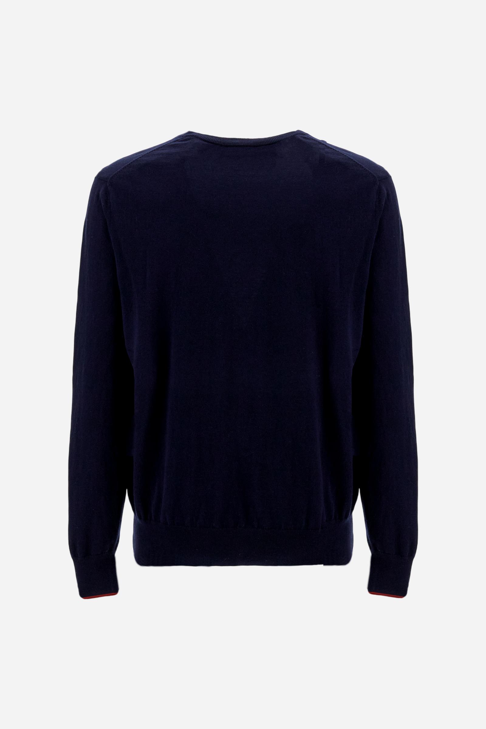 Crewneck sweater in lightweight 100% cotton with a regular fit. Ribbed collar, cuffs and hem. Contrast details inside the neckline, echoed on the cuffs, and embroidered logo on the chest. - Navy