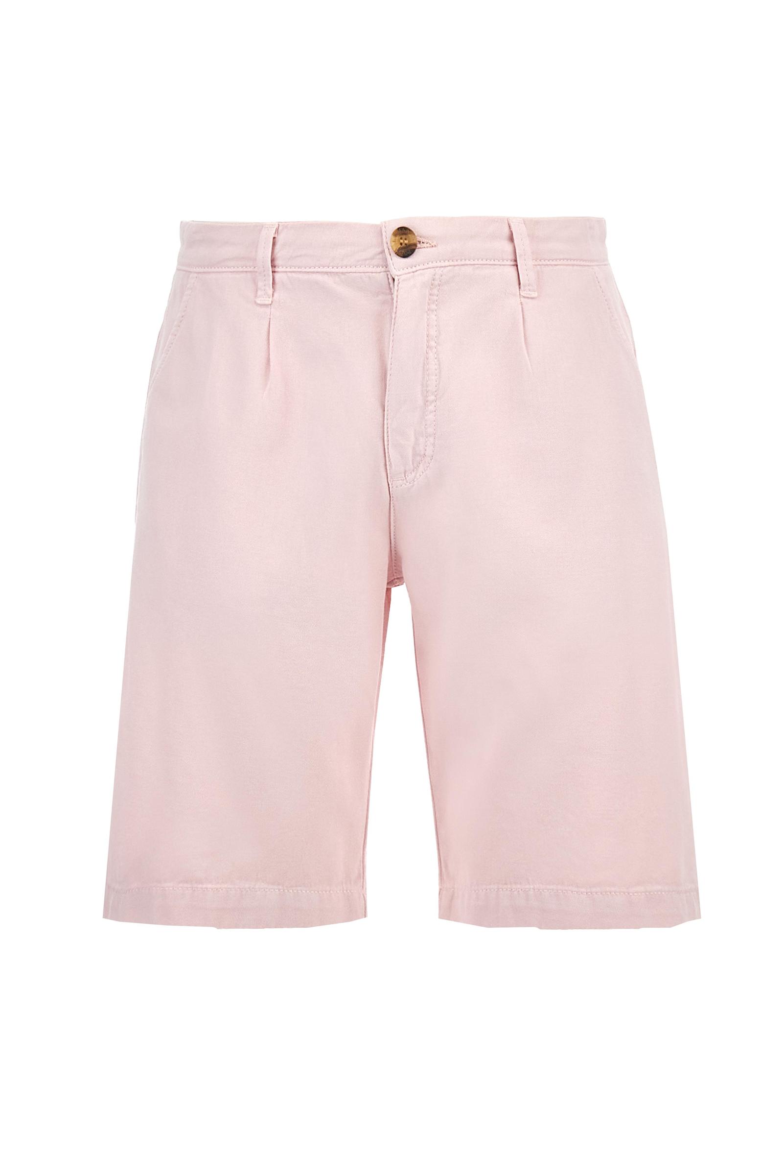 Men's plain Bermuda shorts made from a refined blend of cotton and linen. Fastened with a zip and faux horn button. The side pockets are slanted, while the welt back pockets feature flaps and concealed buttons. The logo, in tone-on-tone embroidery, appears above the right back pocket. Regular fit. The model is wearing a size 33. - Parfait Pink