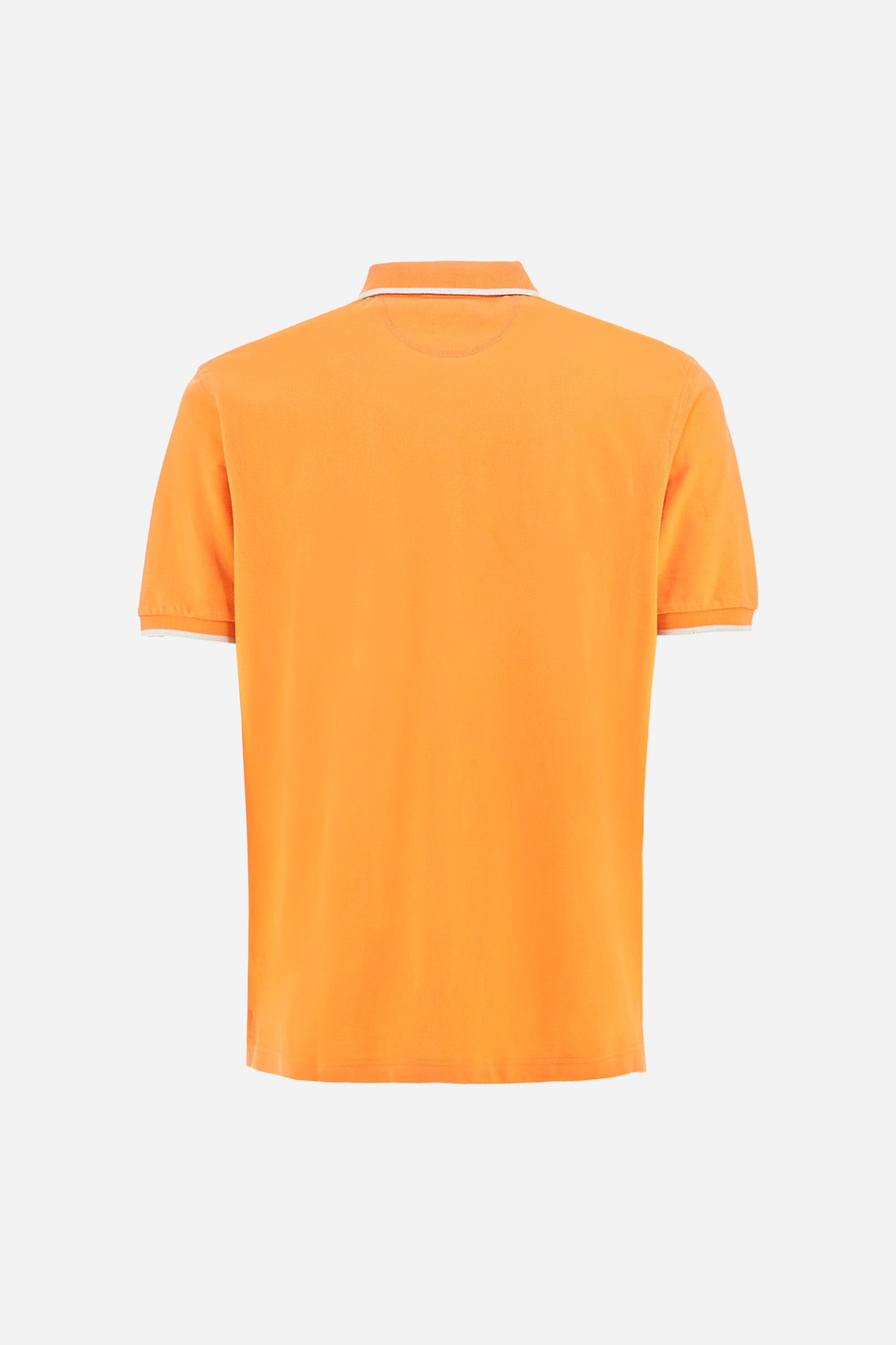 Men’s polo with short sleeves in stretch pique cotton. A classic La Martina, with a simple and linear style. The regular fit fits easily to any type of silhouette. A small La Martina logo is embroidered on the chest, in contrasting shades like the sleeve edge. The model is 187 cm tall and wears a size L. - Celosia Orange
