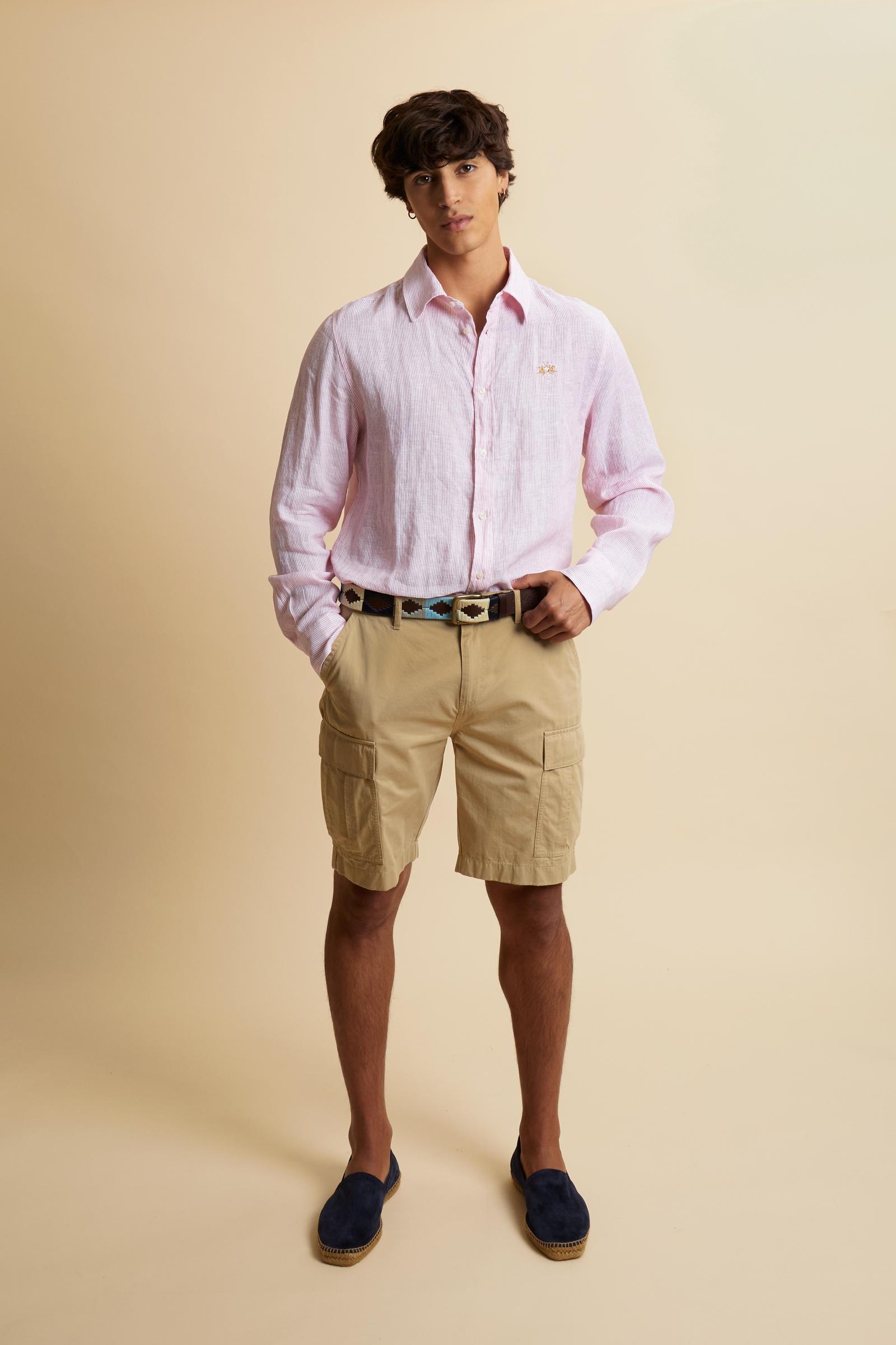 Men’s cargo Bermuda shorts in cotton twill with applied side pockets. Regular, comfortable fit finished with a distinctive “Black Label” tag. - Humus