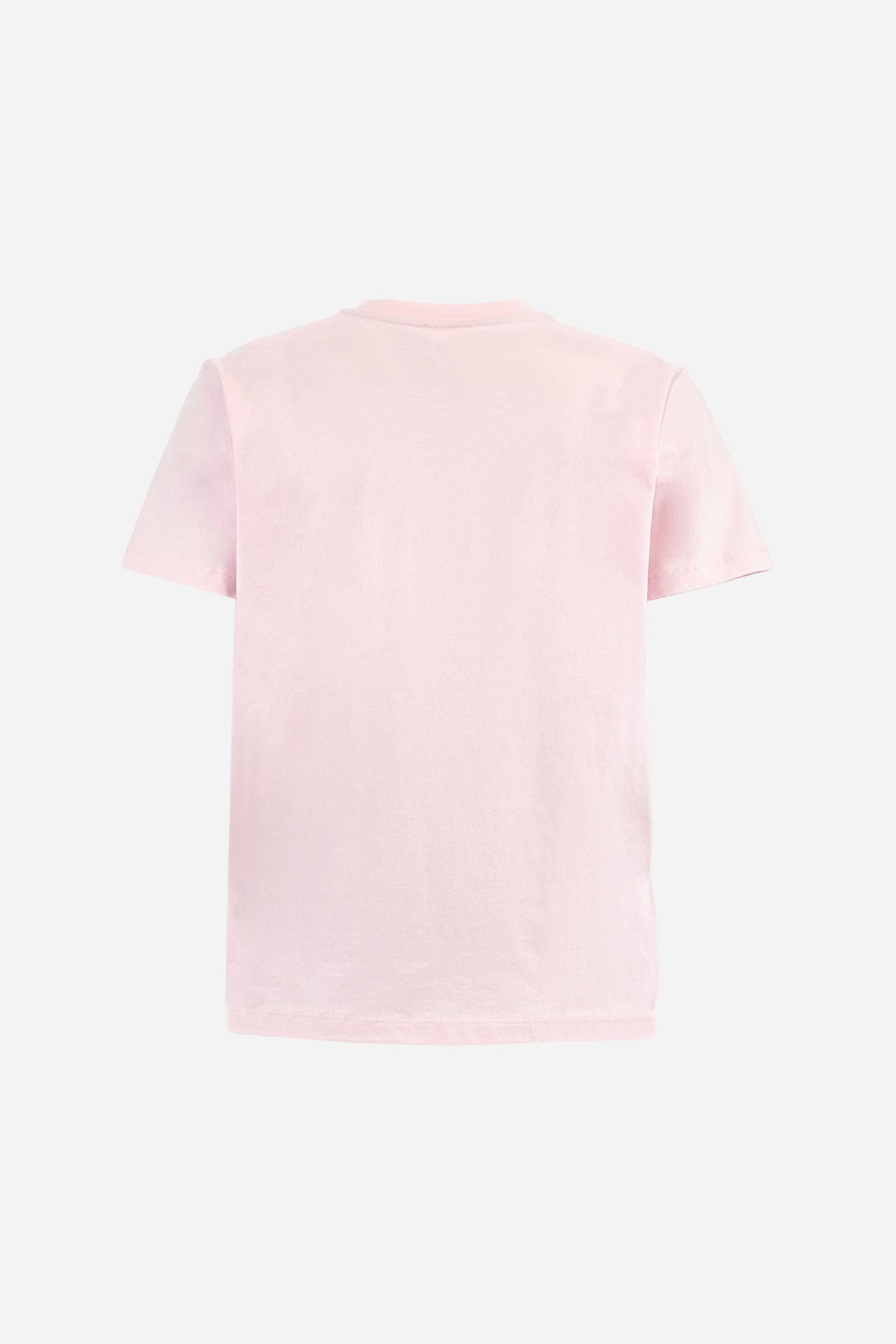 Single-colour short-sleeved women's T-shirt made of cotton jersey. Crew neck. Featuring contrasting jersey necktape detailing inside. The logo is embroidered on the chest, left side. The fit is regular. The model is wearing a size 2. - Parfait Pink