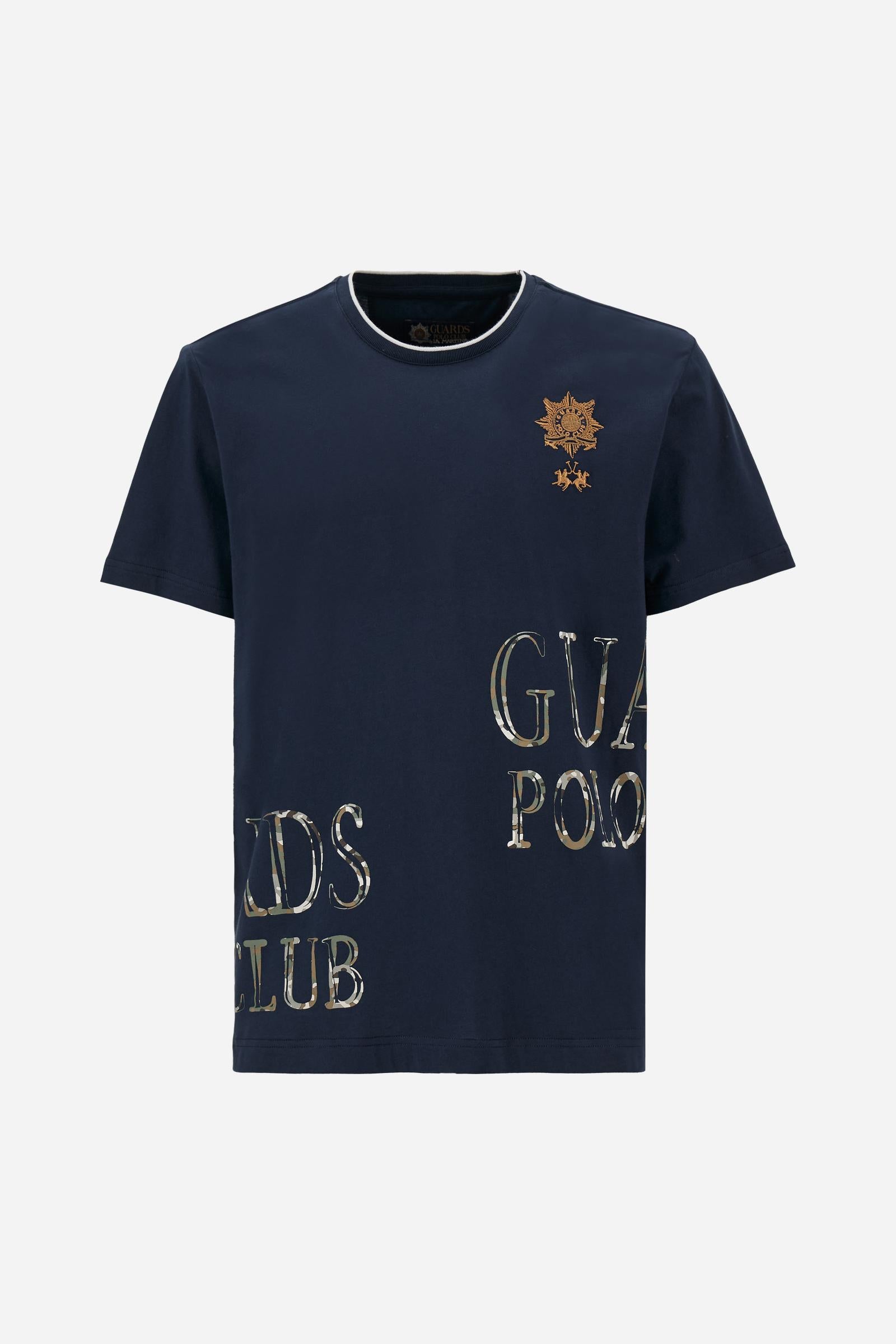 Men’s short-sleeve cotton jersey T-shirt. Crew-neck style with regular fit, enriched with embroidered crests and a large Guards print. - Navy