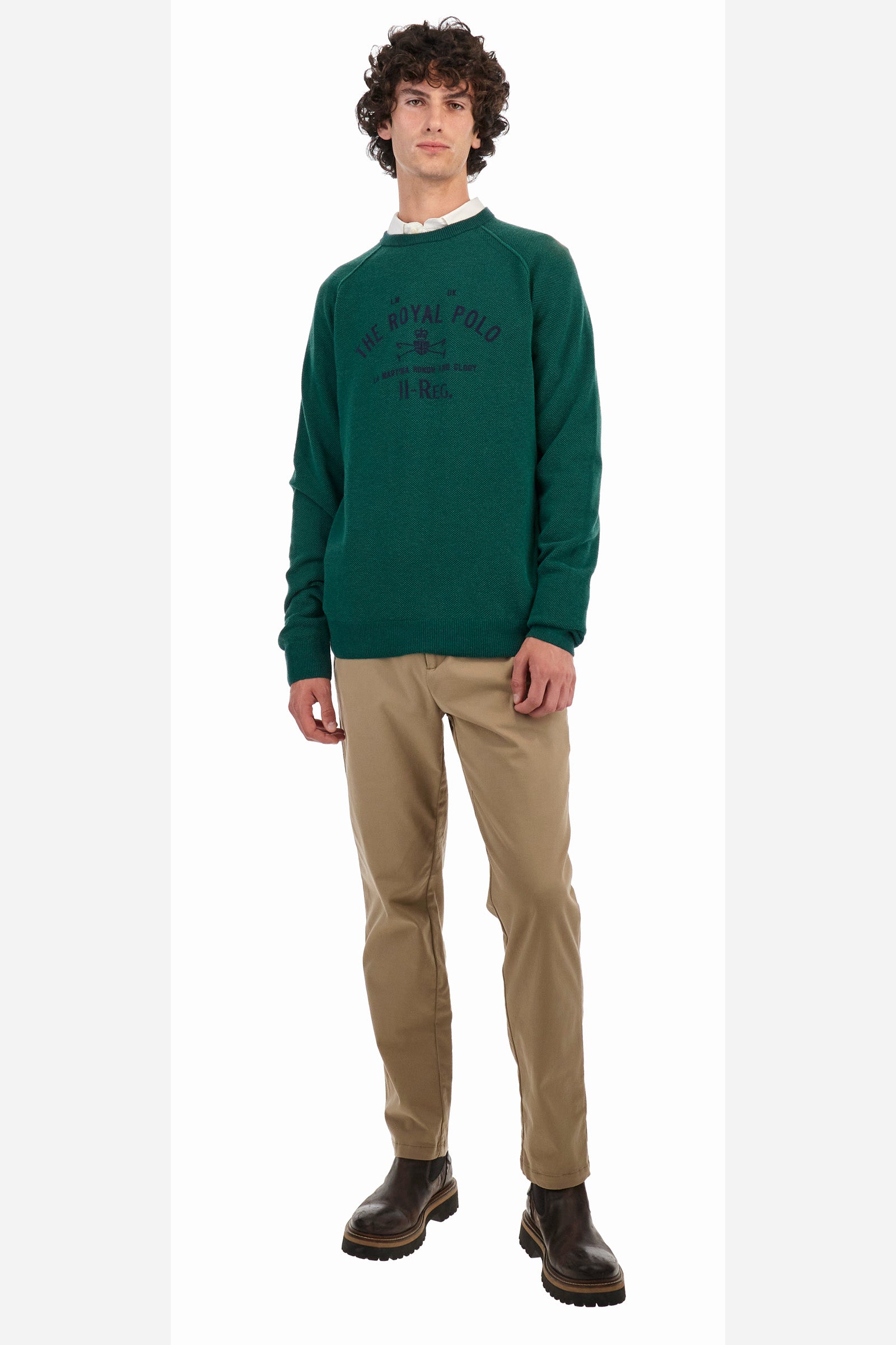 Men's plain long-sleeved shirt, made from stretch cotton. Spread collar. The brand logo is embroidered on the front. Slim fit. The model is wearing a size L. - Optic White