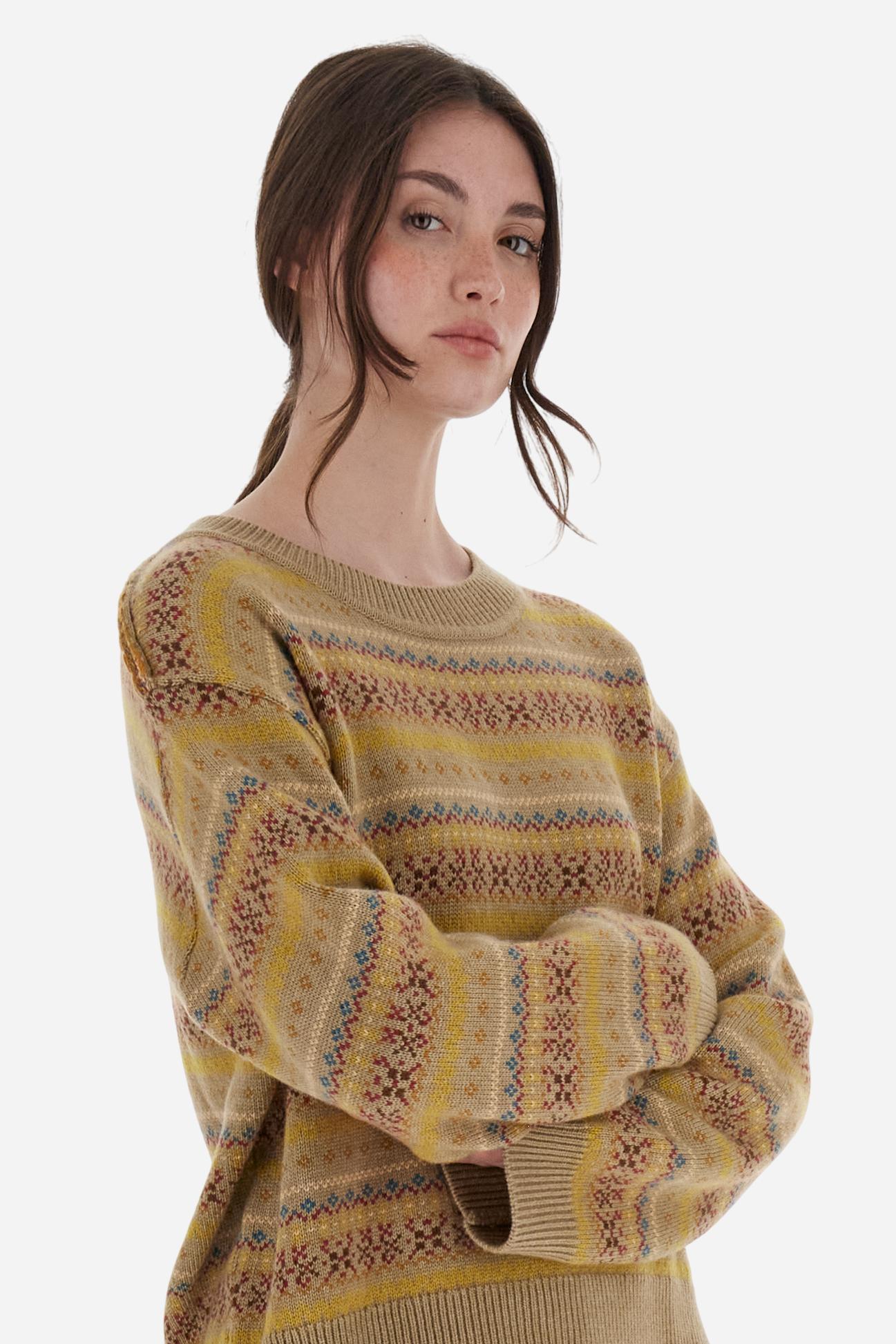 Women’s crew-neck sweater with long sleeves in lambswool blend with ribbed collar, cuffs and hem. Multicolour jacquard horizontal stripe pattern on body and sleeves. Logo on faux leather label applied to the front hem. Straight, regular fit combining style and comfort. The model wears size 2. - Safari