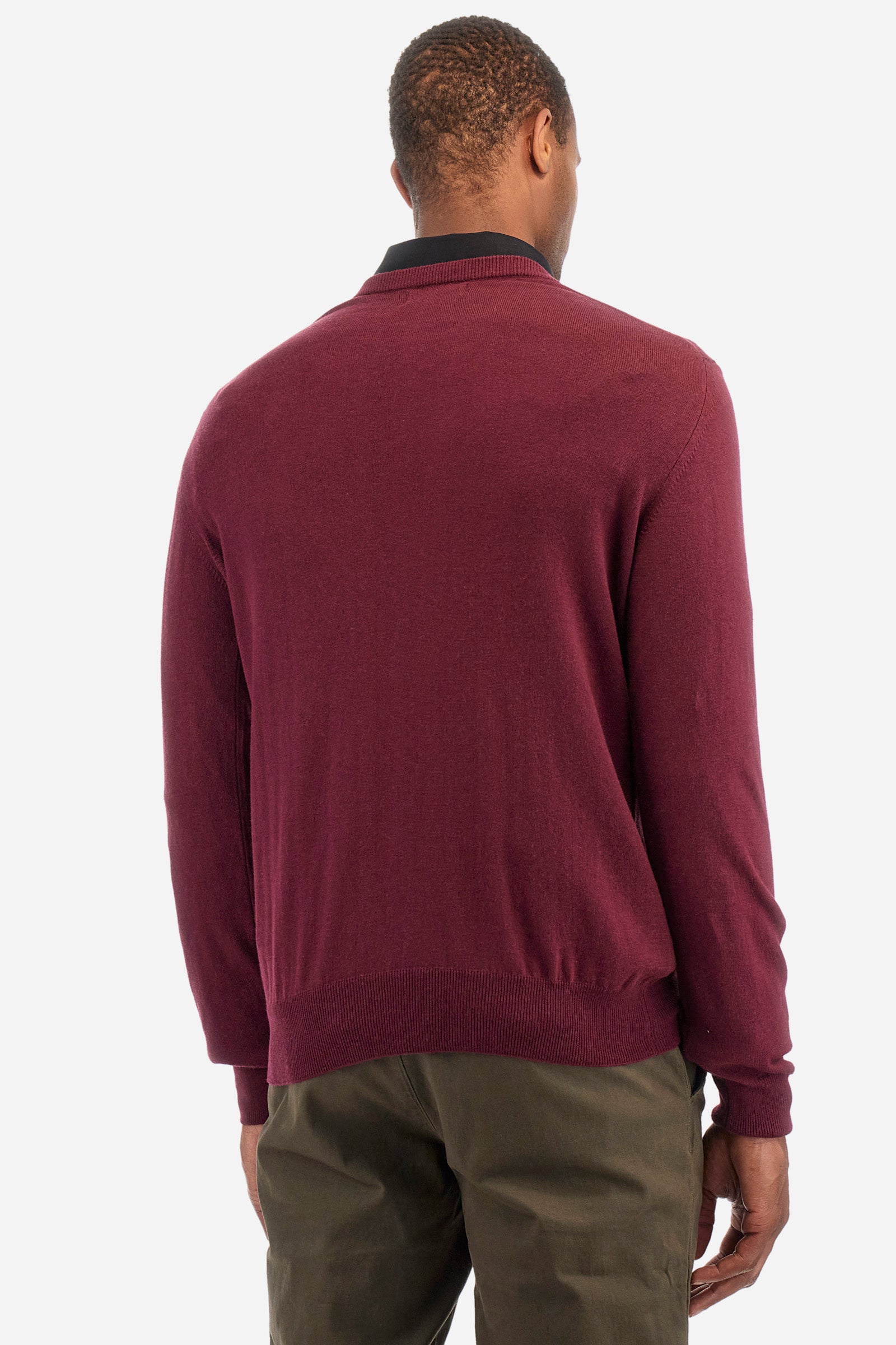 Men's plain crew neck pullover with long sleeves. Made from a blend of cotton and wool. Ribbed hem and neckline. Featuring a small embroidered logo on the front. Regular fit. The model is wearing a size L. - Port Royale