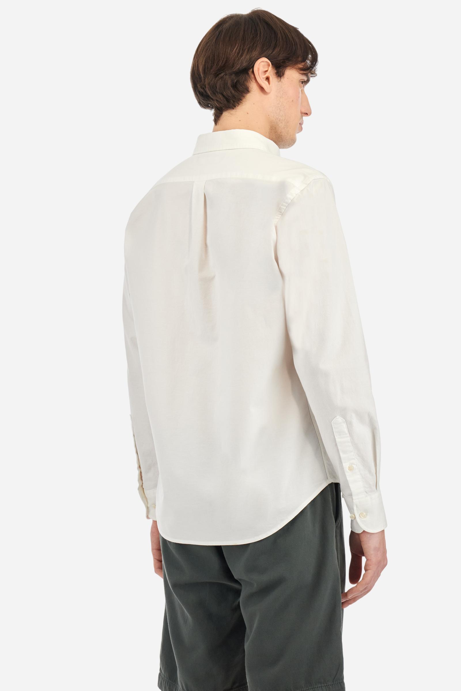 Men's long-sleeved Guards shirt in a single colour. Made in Oxford cotton. Button-down collar. The Guards crest, symbolic of the line, is embroidered on the chest. The brand's initials are embroidered on the left side, at hip height. Regular fit. The model is wearing a size L. - Optic White