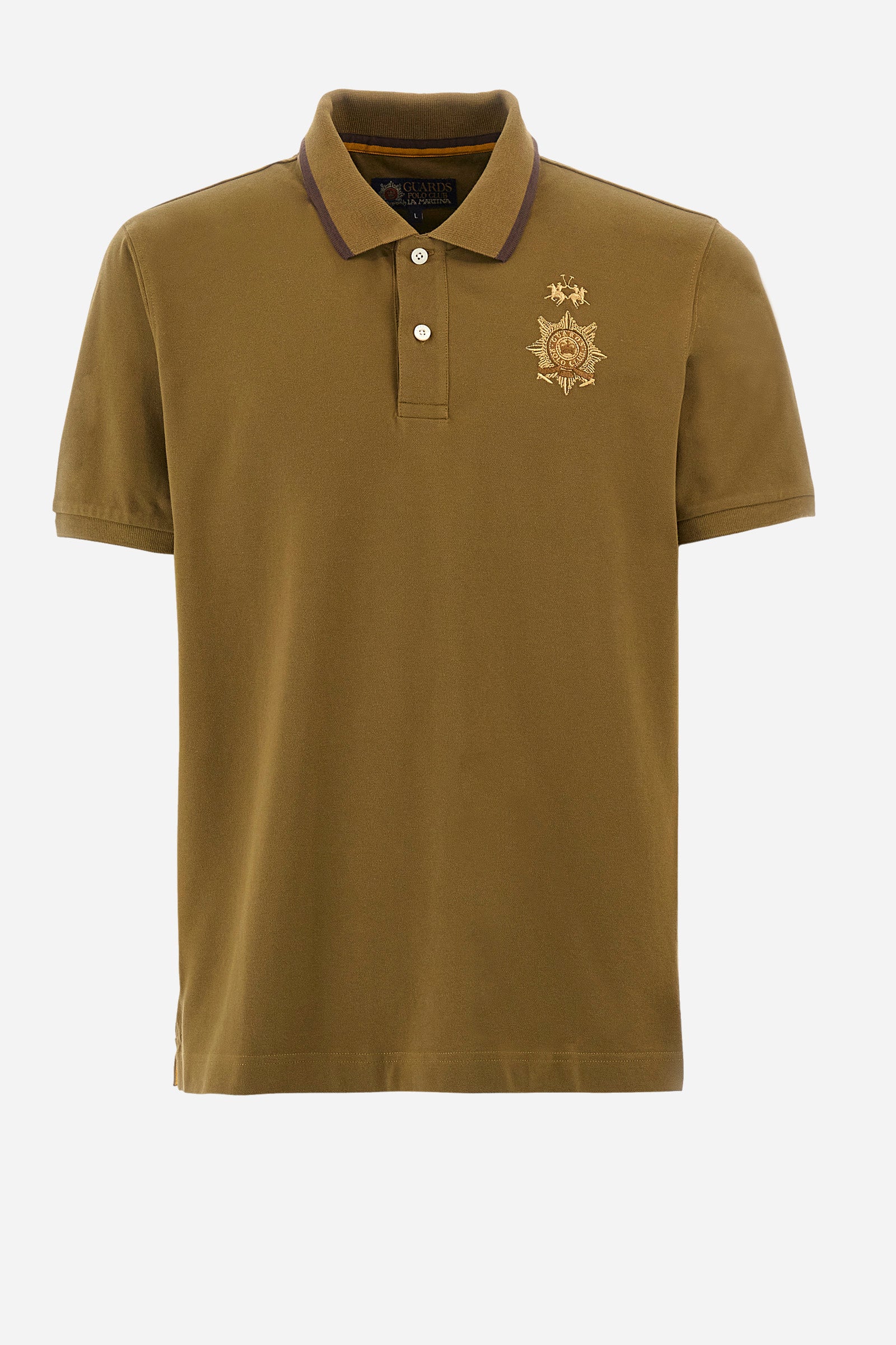 Men's short-sleeved single-colour polo shirt in elasticated cotton. Two-button fastening. Ribbed collar and armholes. The neck is profiled. On the front we find the symbol representing the Guards line. Featuring a small logo embroidered on the chest. The fit is regular. The model wears a size L. - Military Olive