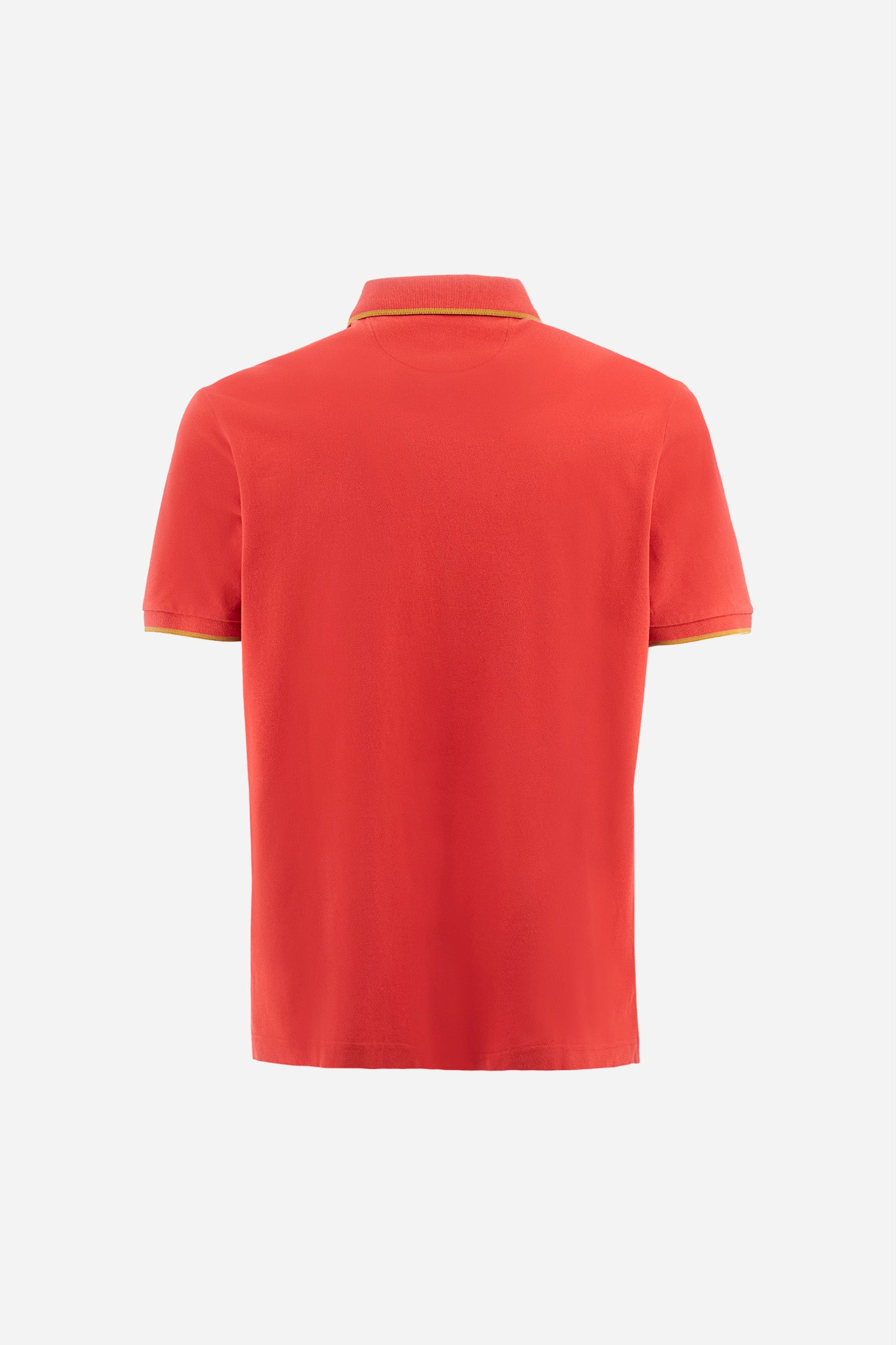 Men’s polo with short sleeves in stretch pique cotton. A classic La Martina, with a simple and linear style. The regular fit fits easily to any type of silhouette. A small La Martina logo is embroidered on the chest, in contrasting shades like the sleeve edge. The model is 187 cm tall and wears a size L. - Poinsettia