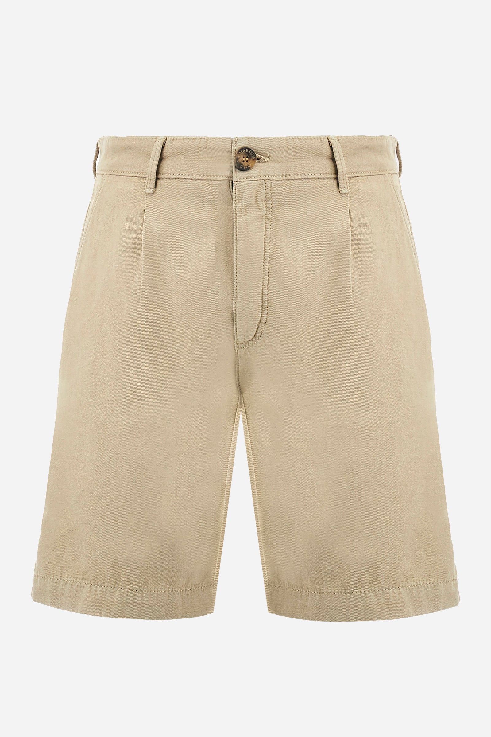 Men's plain Bermuda shorts made from a refined blend of cotton and linen. Fastened with a zip and faux horn button. The side pockets are slanted, while the welt back pockets feature flaps and concealed buttons. The logo, in tone-on-tone embroidery, appears above the right back pocket. Regular fit. The model is wearing a size 33. - Twill