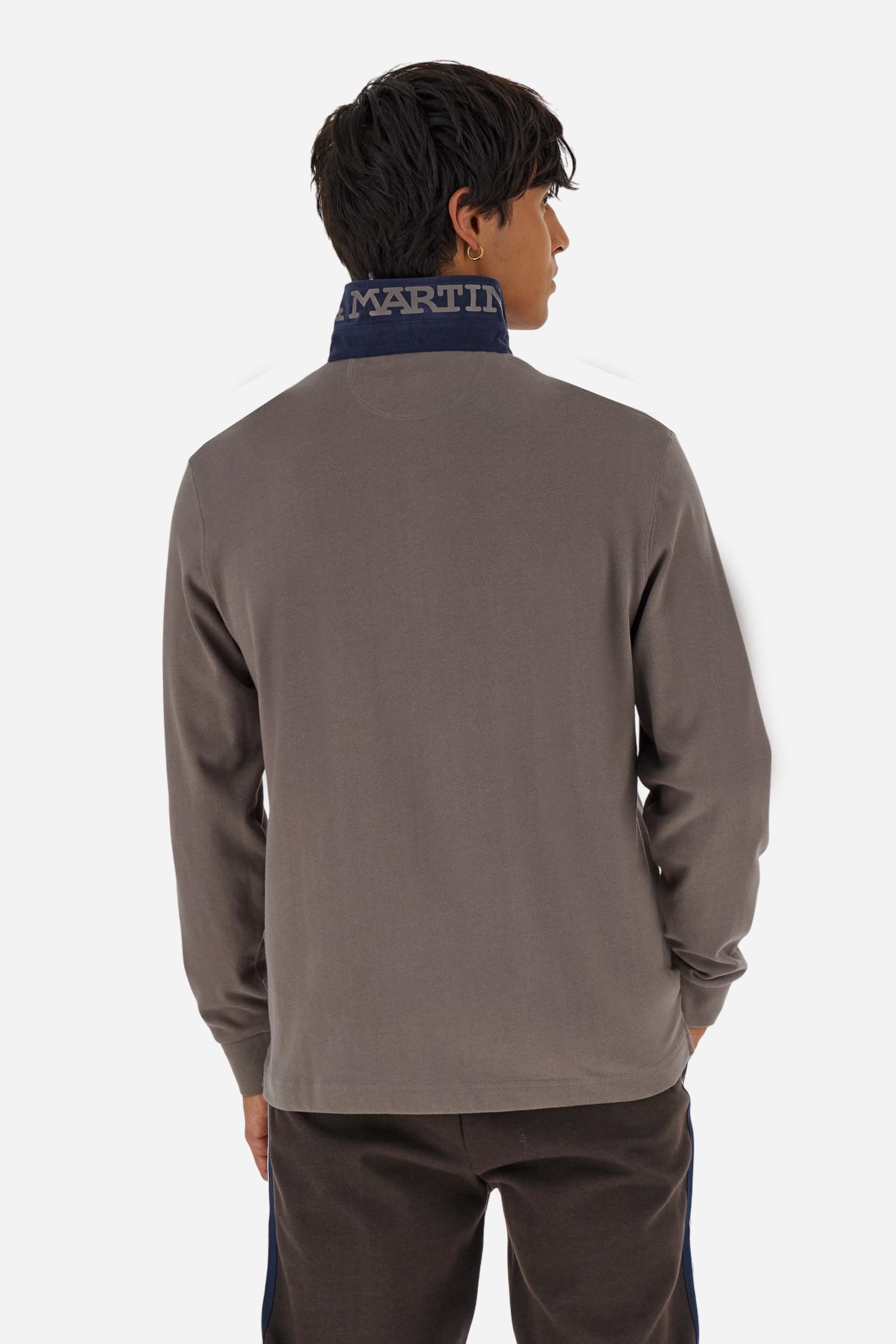 Classic men’s long-sleeve polo in soft-touch 100% cotton jersey. Contrast gabardine collar, three-button placket with multicolor striped tape. Iconic La Martina lettering printed in contrast under the collar. Small contrast logo embroidered on the chest. Regular fit for a balanced silhouette. Model wears size L. - Falcon