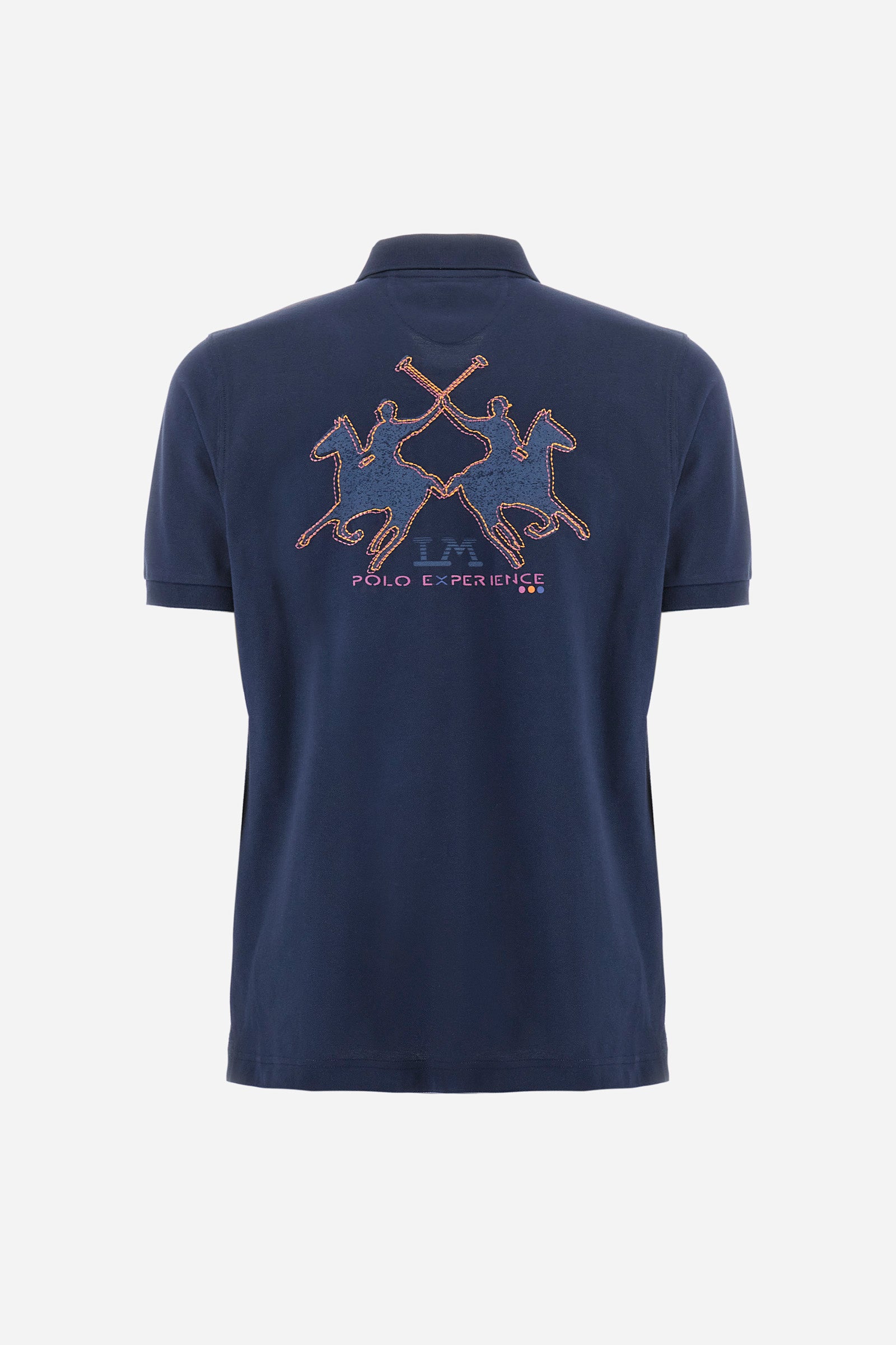 Men’s polo shirt in solid color with short sleeves, made of 100% cotton piquet. Two button closure. Contrasting lettering on the front and large print with the La Martina logo on the back recall the Polo Experience that wants to highlight the historic Argentina capsule collection. Round sleeves and profiled waistband. The fit is regular. The model wears a size L. - Navy