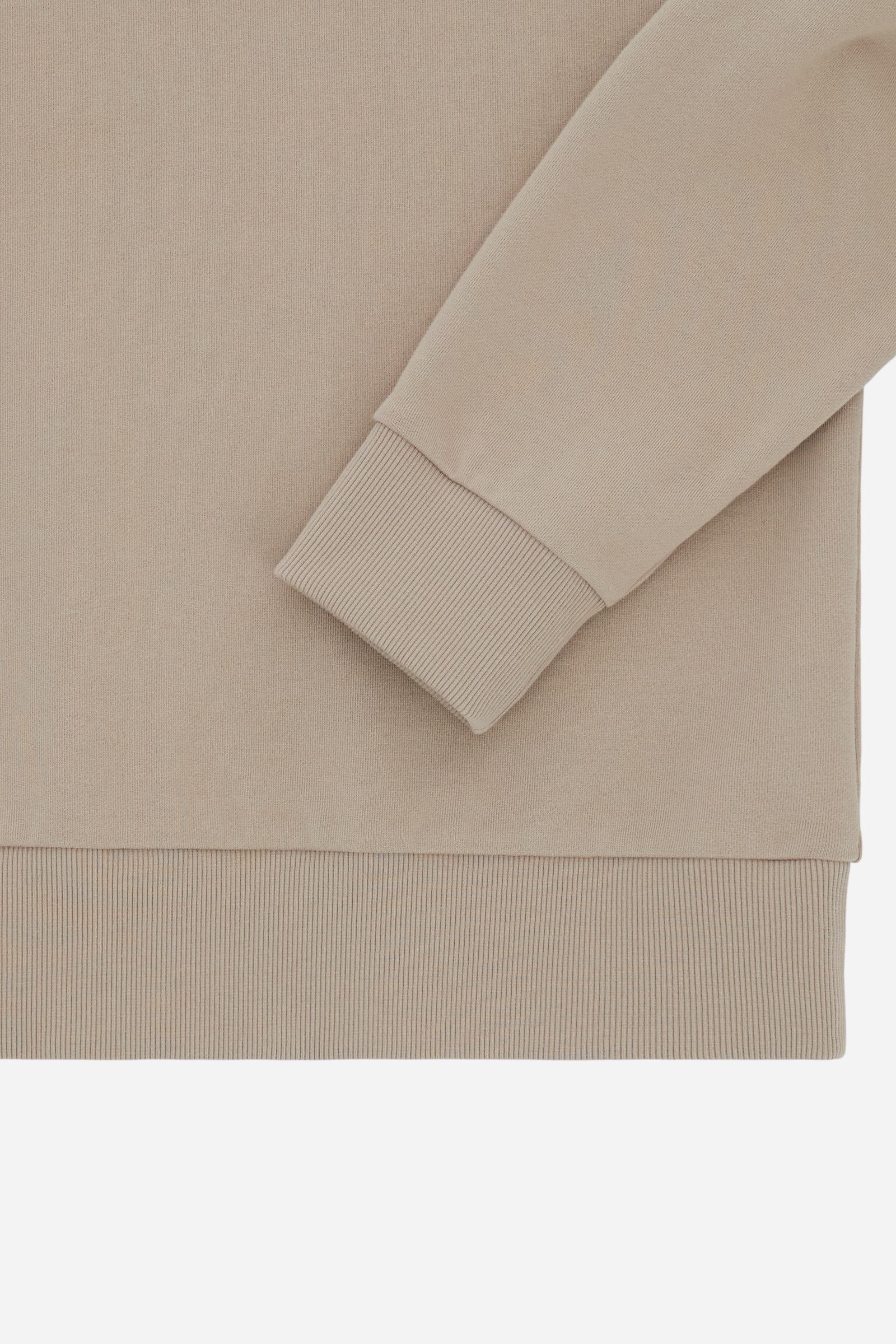 Men's crew-neck sweatshirt with long sleeves made from 100% cotton diagonal fleece. The model features ribbed collar, cuffs and hem in matching tone. The regular fit is enhanced by a modern cut with slightly structured shoulders. The design is distinguished by the exclusive maxi 3D embroidered brand logo in contrasting color on the chest. The model is wearing size L. - Humus