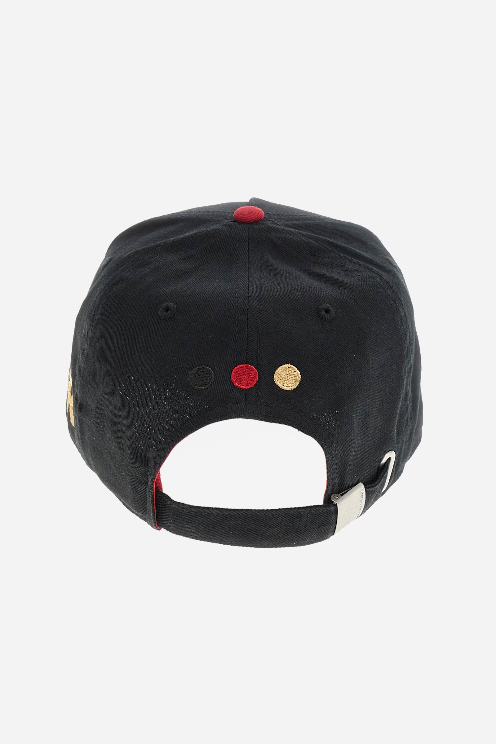 Unisex baseball cap in solid color, made of 100% cotton. Contrasting details and small La Martina logo embroidered on the front. On the side are embroidered initials of the nation to which is dedicated the accessory of the capsule Ciudades. Adjustable closure. - Black