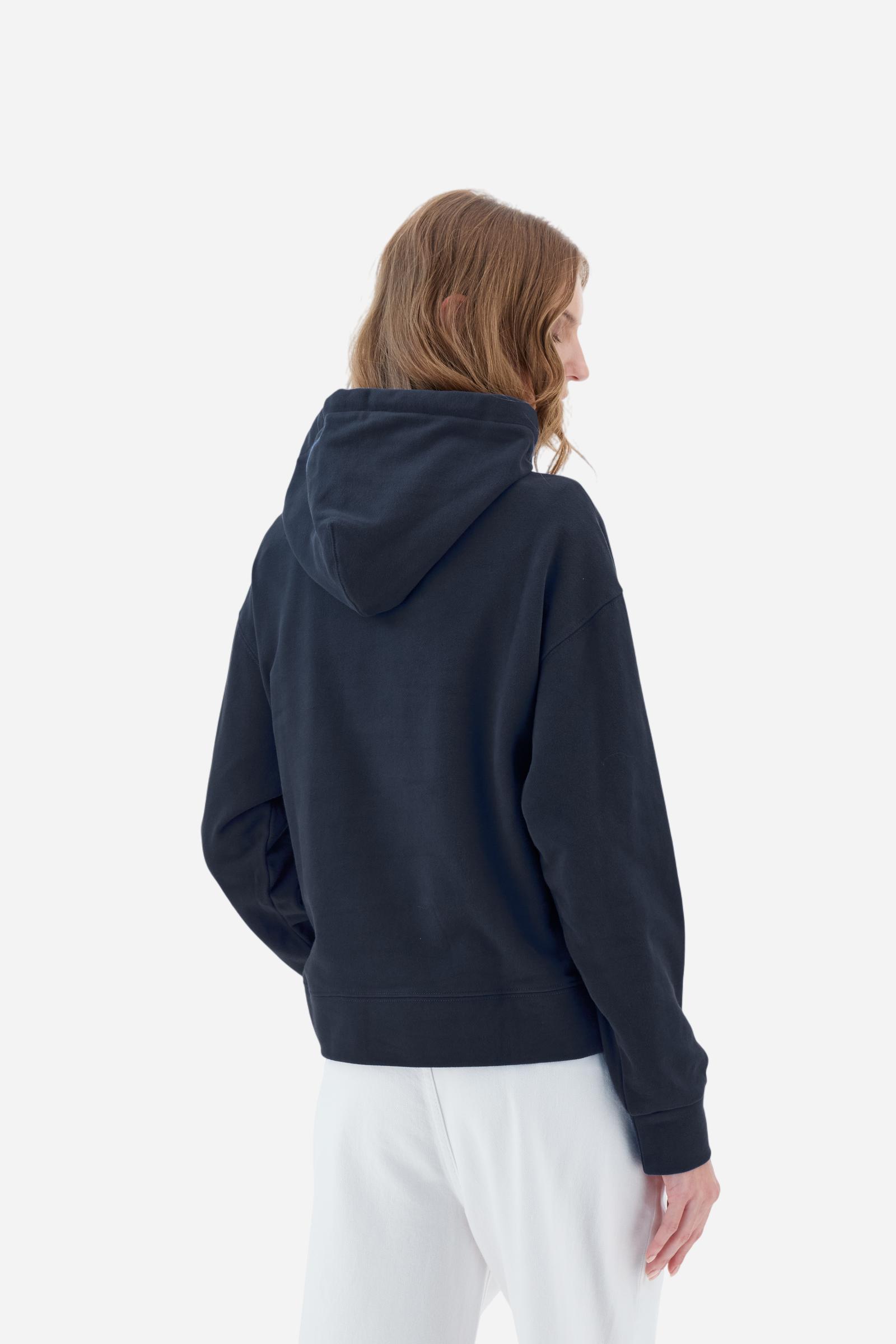 Women’s hoodie with long sleeves in 100% cotton french terry, solid colour with a velvety and warm touch. The hood is lined in tone-on-tone jersey and finished with a velvet drawstring. The chest graphic recalls the refined aesthetics of the Royal Polo theme, while the small brand logo is tone-on-tone embroidered on the sleeve. The model wears size L. - Navy