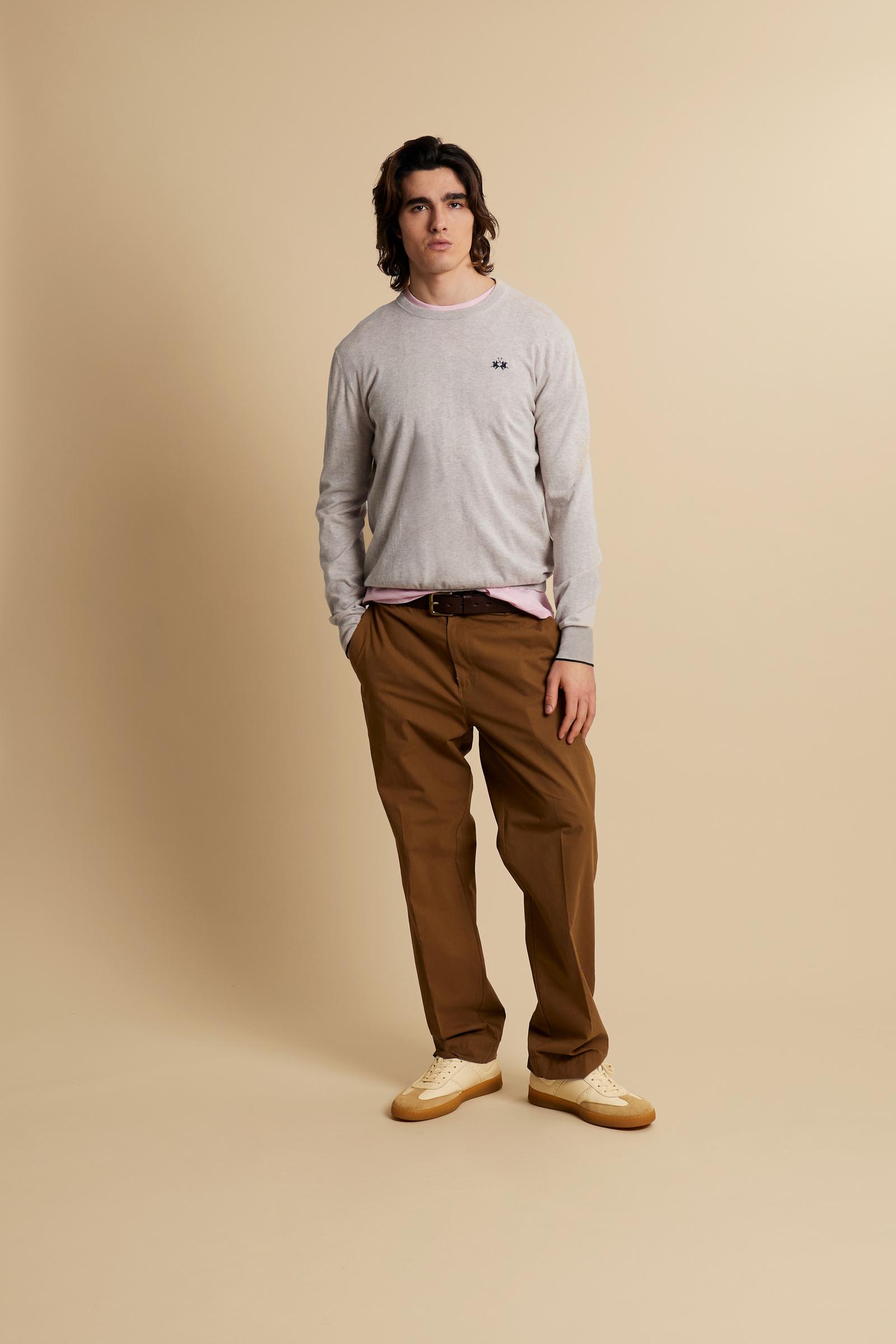 Crewneck sweater in lightweight 100% cotton with a regular fit. Ribbed collar, cuffs and hem. Contrast details inside the neckline, echoed on the cuffs, and embroidered logo on the chest. - Humus