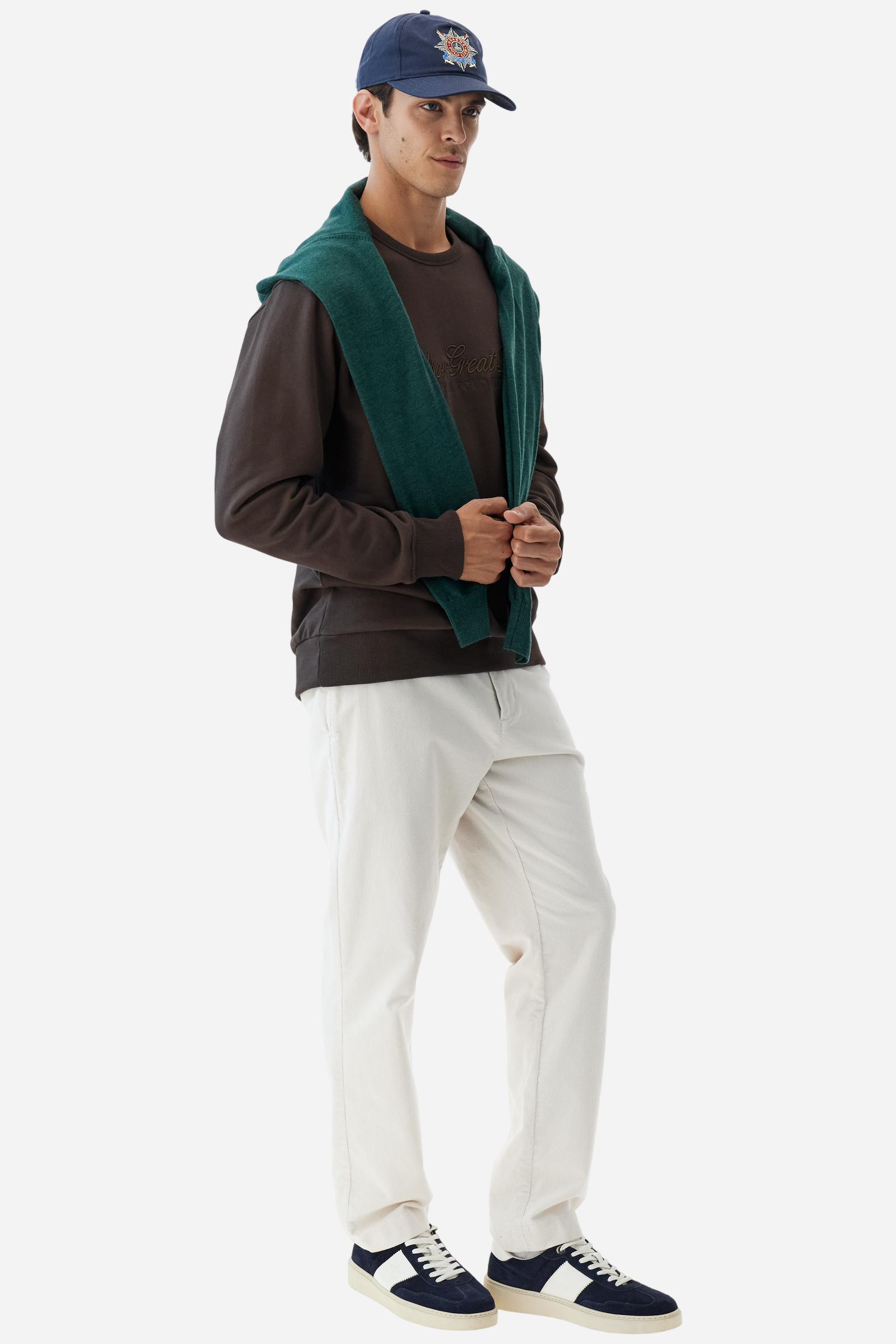 Men’s crew neck sweatshirt with long sleeves in soft, warm-feel fleece. Regular fit with ribbed trims and Windsor and Royal Polo graphics. - Java