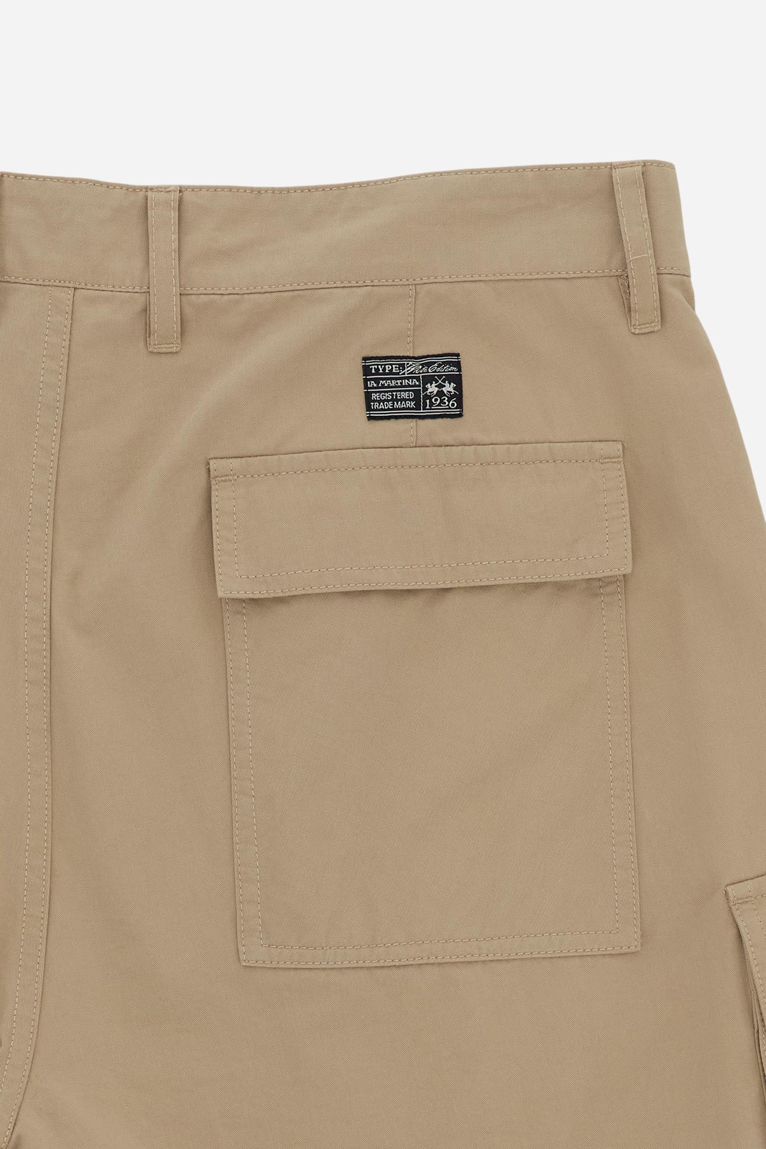 Men’s cargo Bermuda shorts in cotton twill with applied side pockets. Regular, comfortable fit finished with a distinctive “Black Label” tag. - Humus