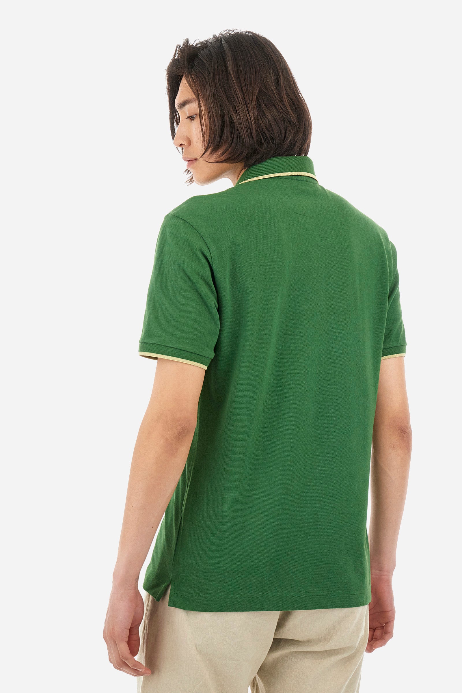 Men’s polo with short sleeves in stretch pique cotton. A classic La Martina, with a simple and linear style. The regular fit fits easily to any type of silhouette. A small La Martina logo is embroidered on the chest, in contrasting shades like the sleeve edge. The model is 187 cm tall and wears a size L. - Junipet
