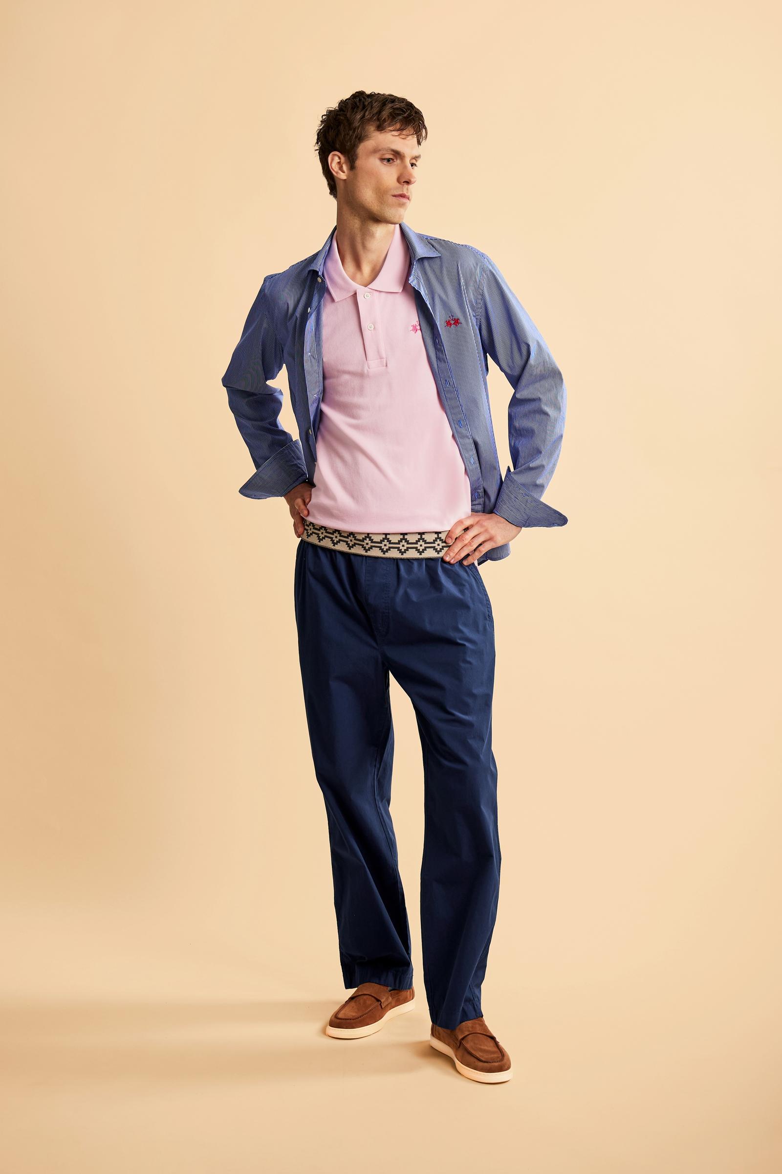 Men’s short sleeve cotton piqué polo shirt with regular fit, two-button placket and contrast brand logo. - FairTale