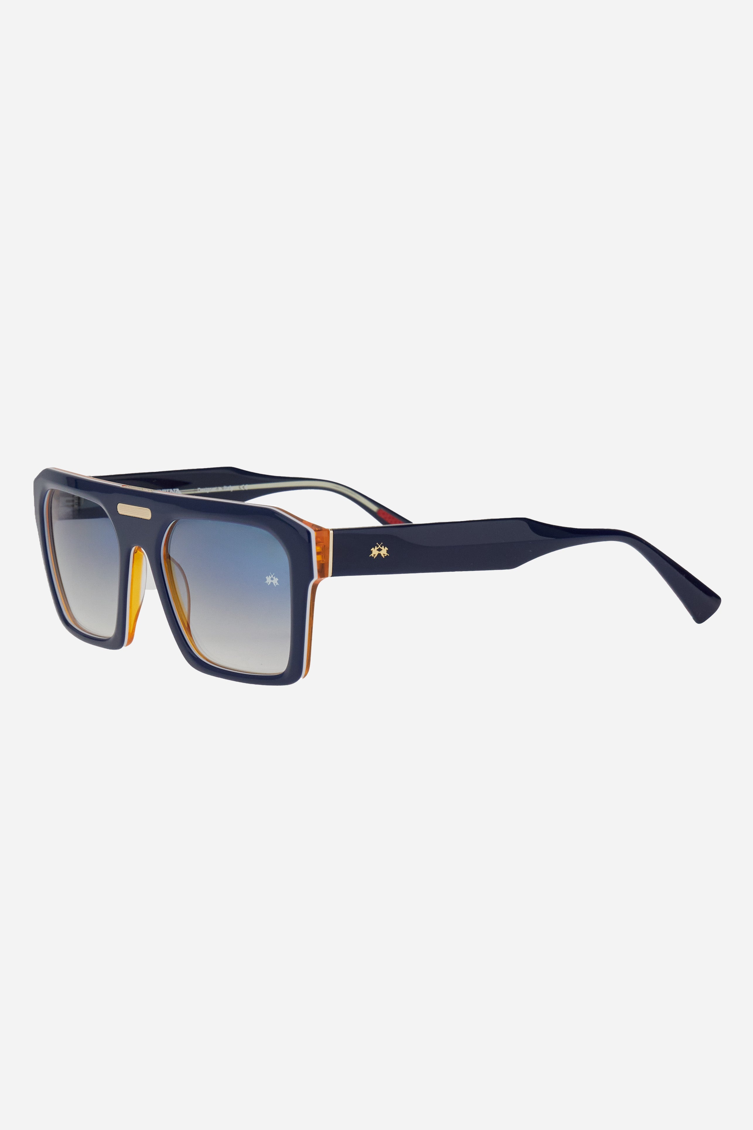 Men's sunglasses with a square frame, featuring a clean and contemporary design. Made of acetate, a material chosen to ensure lightness, resistance and a high-quality finish.Gradient mineral lenses offer effective UV protection, reducing glare and ensuring clear, comfortable vision. The mineral glass, appreciated for its transparency and durability, completes the model with a high-level performance.Shaft width: 145 mmCalibre (lens diameter): 56 mmBridge: 21 mm - BLACK/WHITE/ORANGE