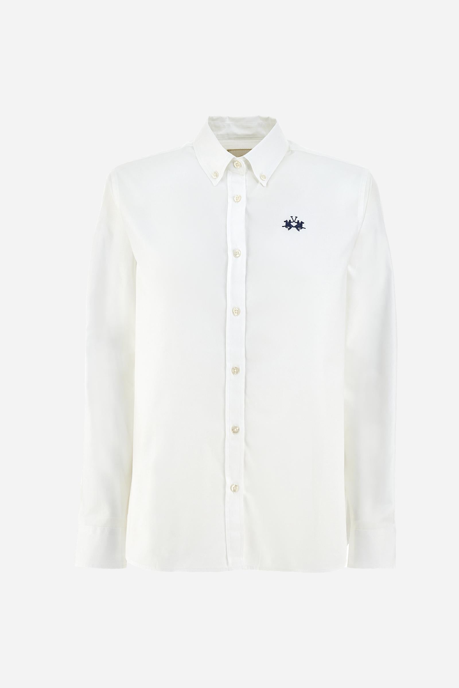 Women's long-sleeved solid colour shirt in Oxford cotton. Button-down collar. The logo is embroidered on the chest in contrasting thread. Regular fit. The model is wearing a size 2. - Optic White