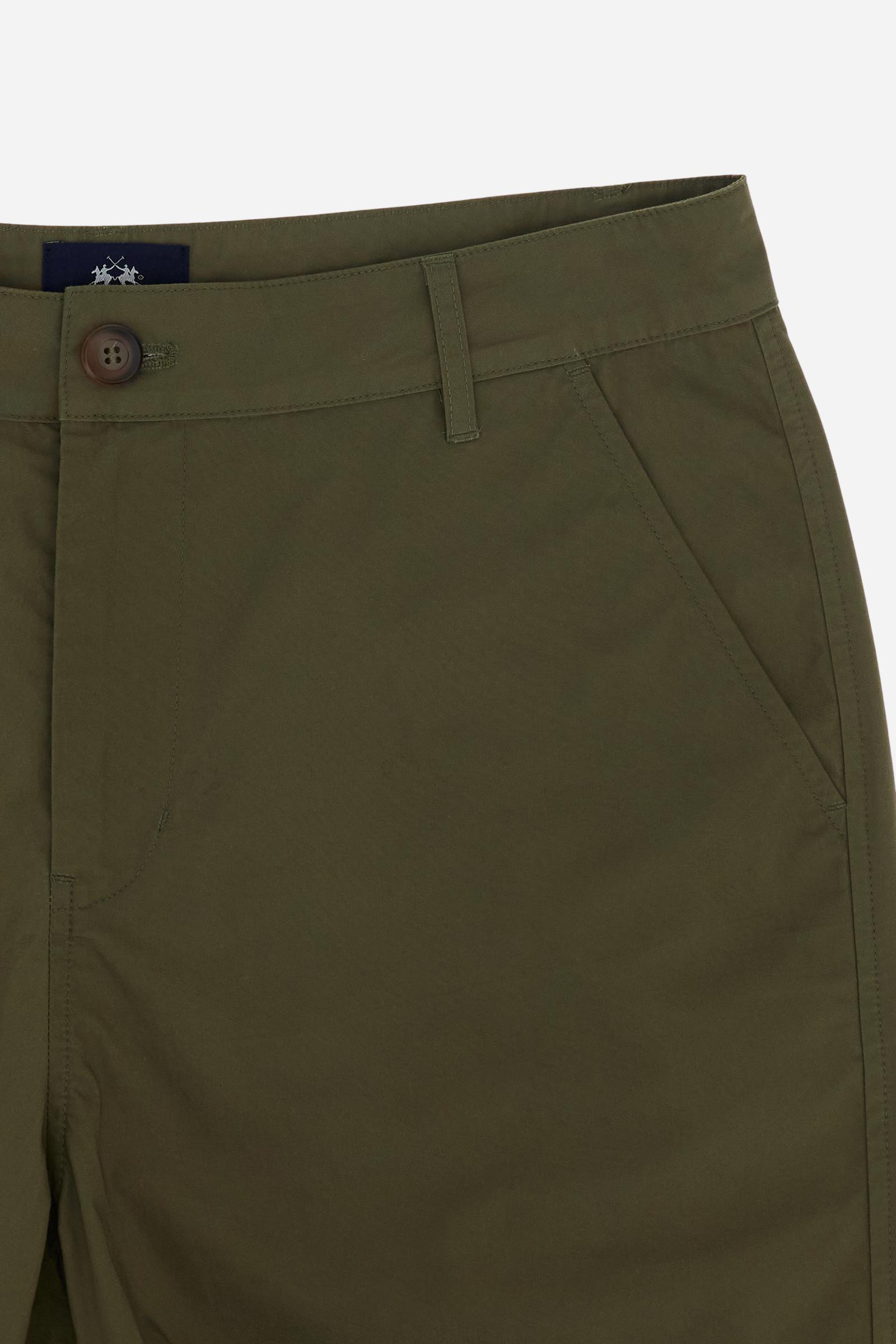 Men’s cotton poplin bermuda shorts with regular fit and knee length. American pockets and Black Edition label. - Burnt Olive