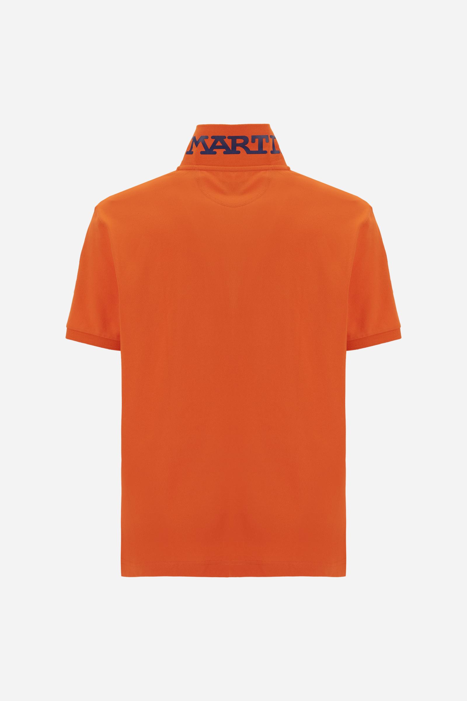 Men’s short-sleeve stretch piqué polo. Two-button placket and ribbed details, with a regular fit. Iconic style characterised by applied logo and patches. - Flame