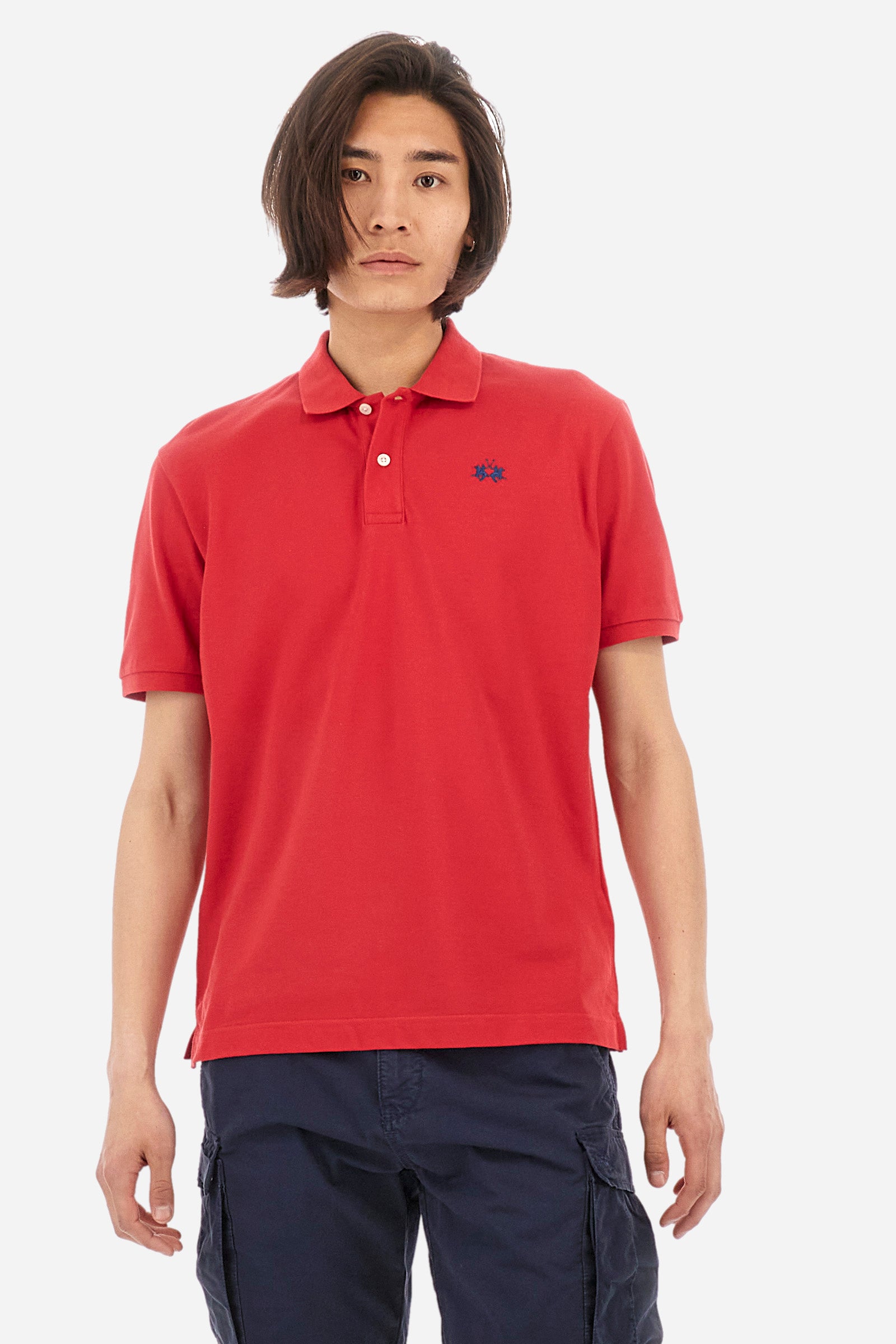 Men's plain-coloured, short-sleeved, regular-fit cotton polo shirt. Contrasting La Martina logo sewn onto the chest. This versatile garment goes perfectly with a pair of jeans from the collection. - Barbados Cherry
