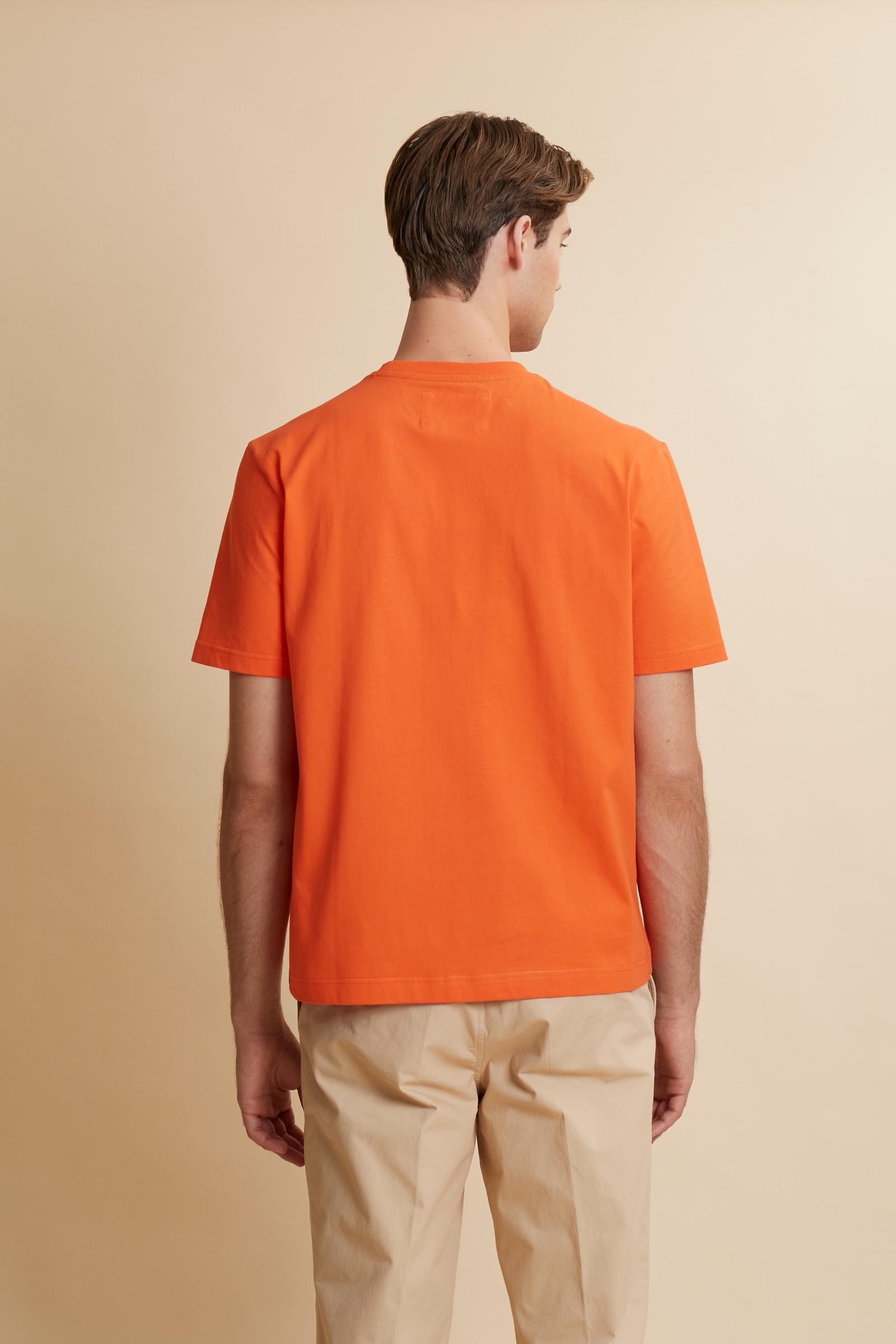 T-shirt in heavy cotton jersey with a structured, boxy fit. Dropped shoulders and clean lines. Large contrasting 3D embroidered logo on the chest. - Flame