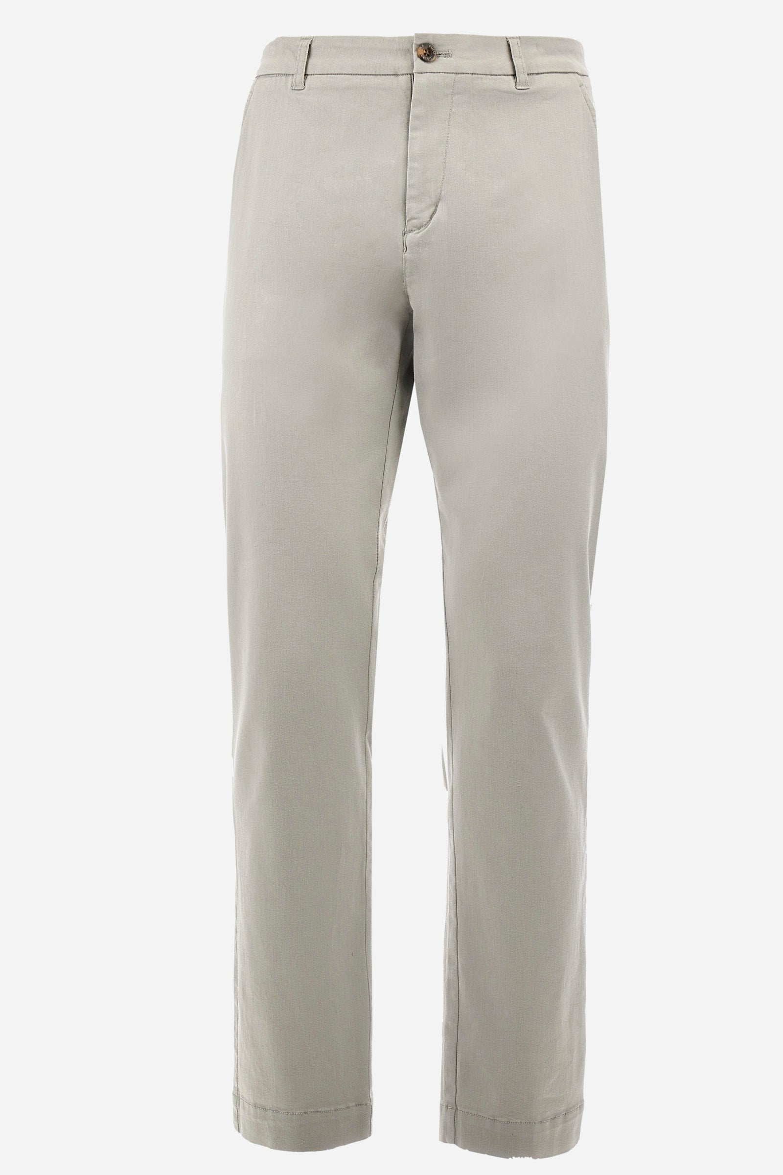 Men's single-colour chinos in stretch cotton. With belt loops, zip and button fastening. There are two functional front pockets, two rear pockets and two further pockets on the sides of the trousers. The logo is sewn on the back. The fit is regular. The model wears a size 33. - Pussywillow Grey