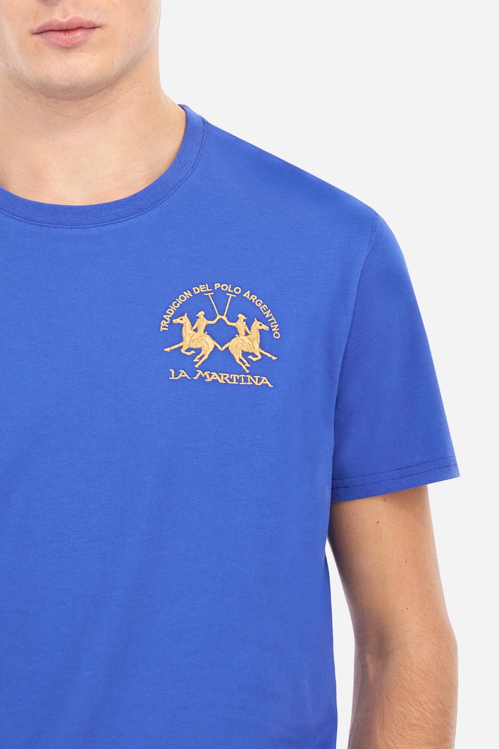 Men's plain short-sleeved T-shirt, made from 100% cotton. Large logo embroidered on the front. Regular fit. The model is wearing a size L. - Dazzling Blue