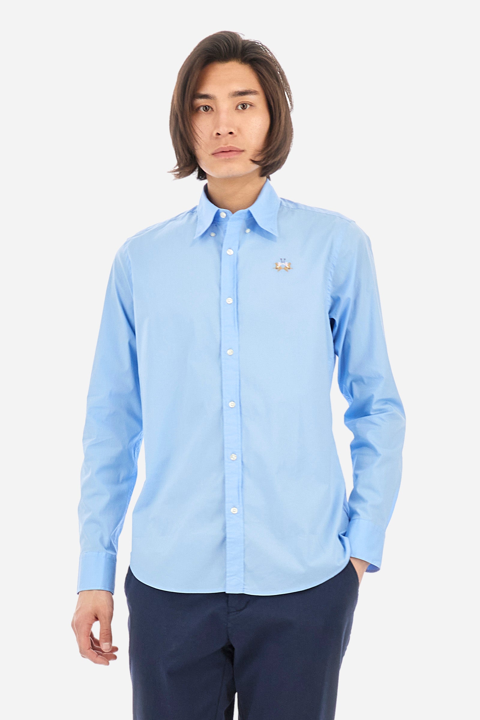 Long-sleeved men's shirt, slim fit, buttoned collar. Classic cut. La Martina logo embroidered on the chest in the same tone. To wear with jeans from the collection or with elegant pants. - Blue Bell