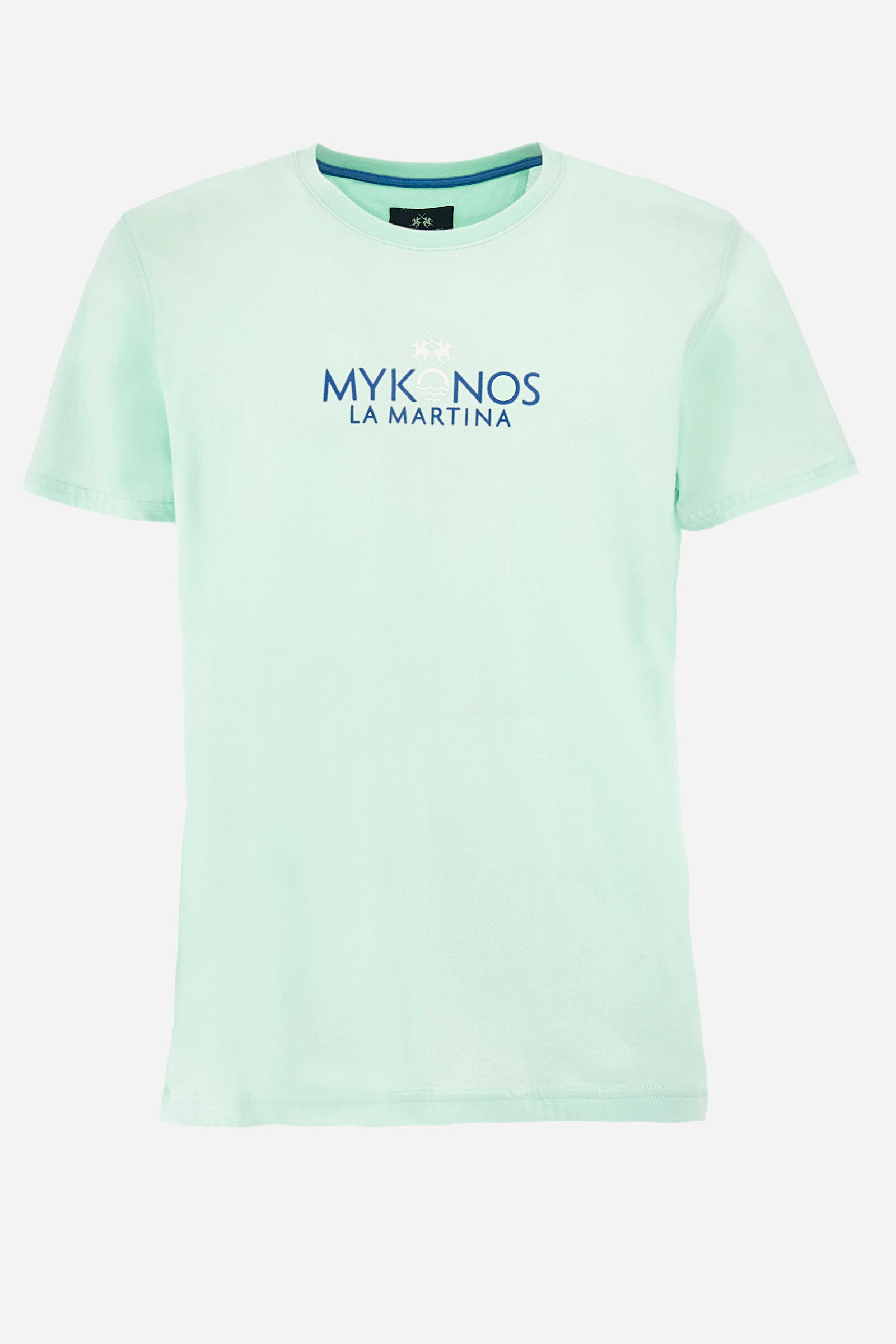 Men's short-sleeved T-shirt with a crew neck in a single colour. Made of 100% cotton. Printed on the front are the words "Mykonos" and "La Martina". On the back we find stylised prints inspired by Greece and the lettering that is also present on the front. Regular fit. The model wears a size L. - Honeydew