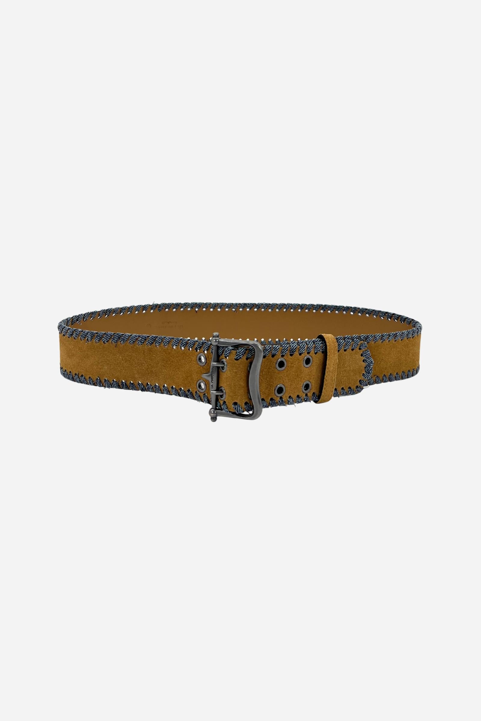 Women’s 4 cm soft nubuck belt with woven denim trim and a burnished large square buckle featuring an engraved logo for a stylish, textured look. - Mou/Cornflower