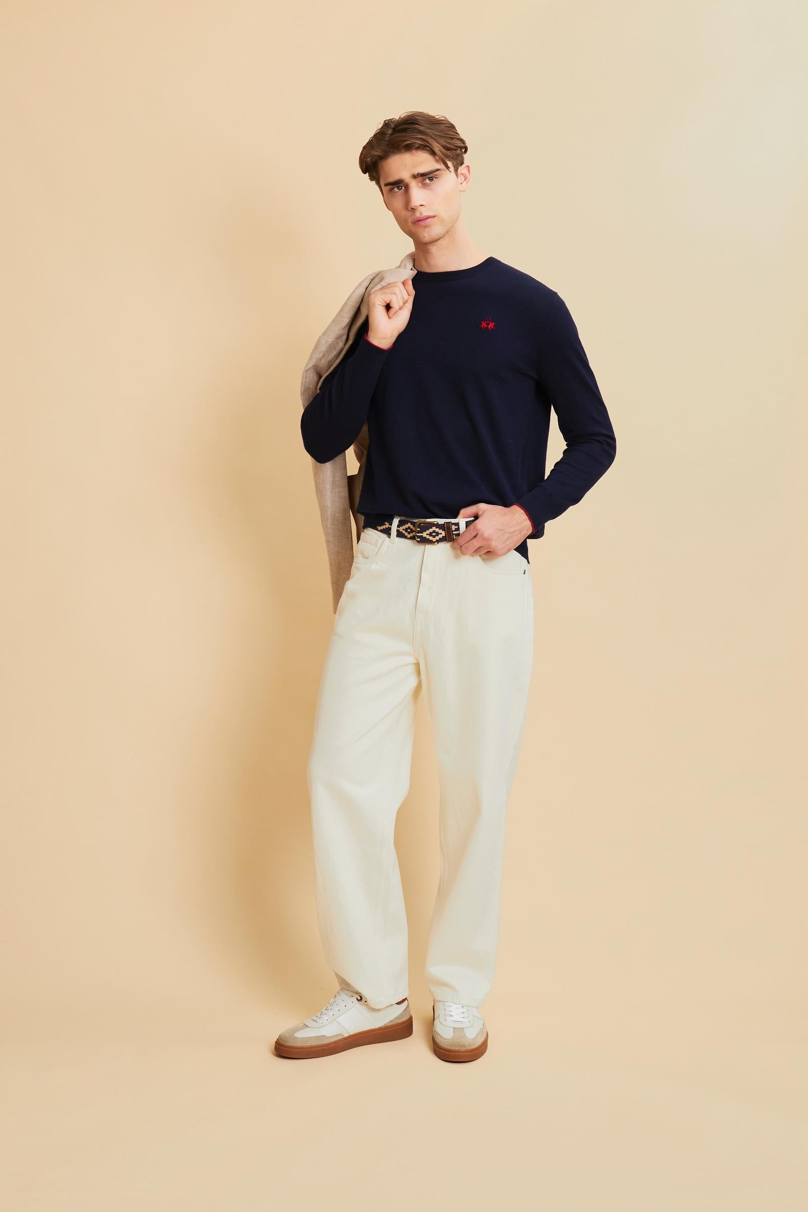 Crewneck sweater in lightweight 100% cotton with a regular fit. Ribbed collar, cuffs and hem. Contrast details inside the neckline, echoed on the cuffs, and embroidered logo on the chest. - Navy