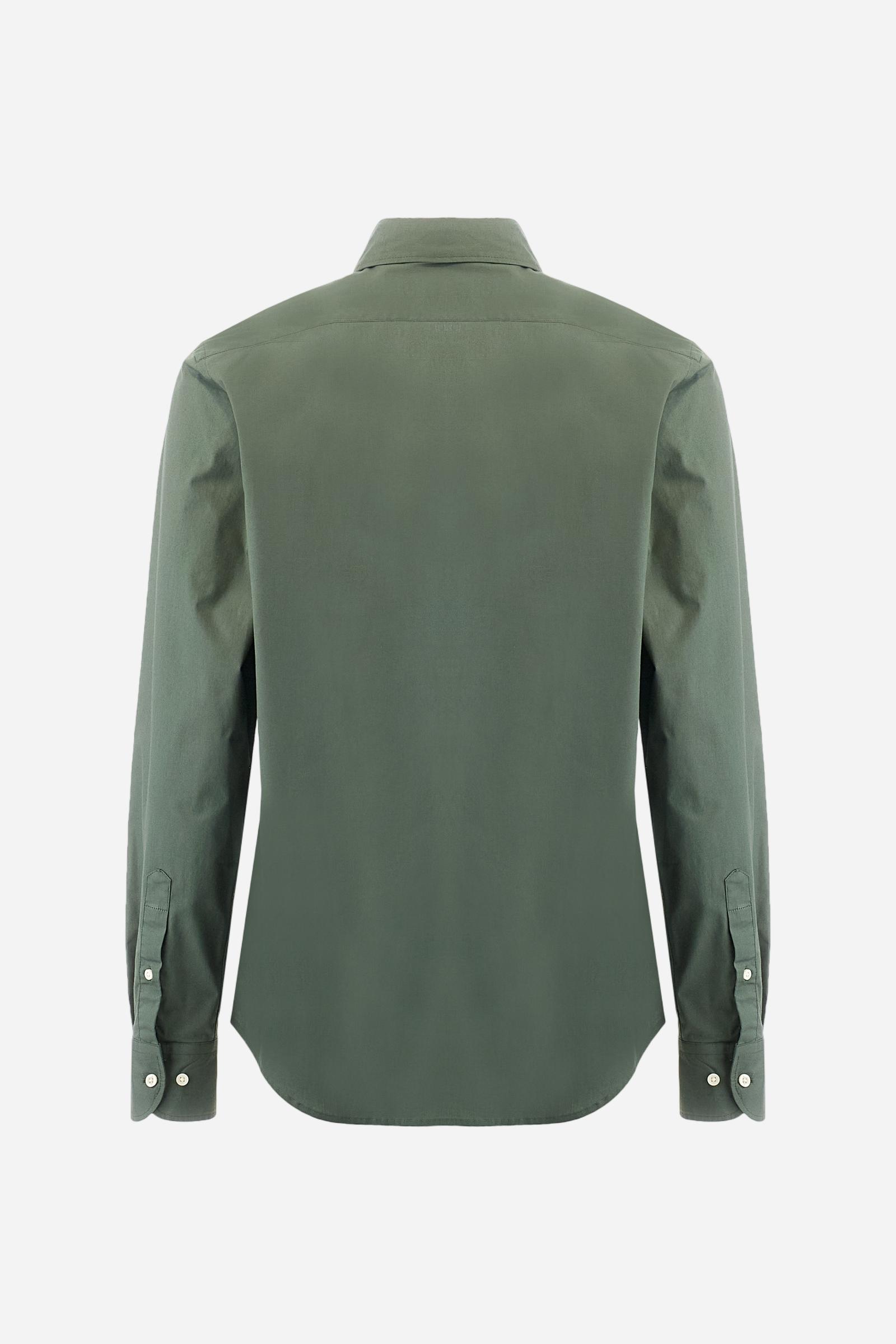 Men's plain long-sleeved shirt made from stretch cotton poplin for a comfortable fit. Featuring a button-down collar and woven labels at the bottom of the opening. A multicoloured logo is embroidered on the chest, over the heart, in contrasting thread. The slim fit ensures a sleek and modern look. The model is wearing a size L. - Thyme