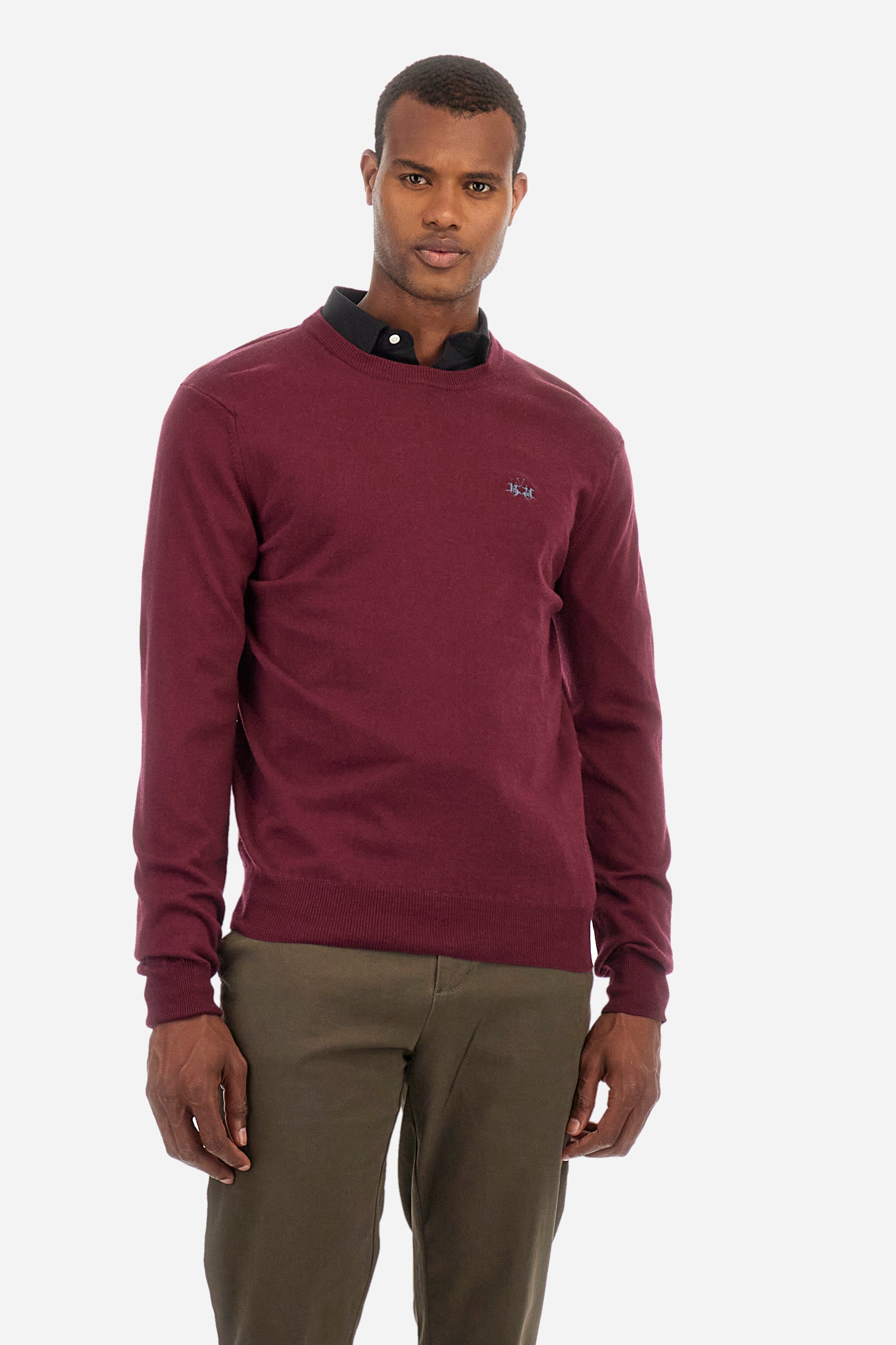 Men's plain crew neck pullover with long sleeves. Made from a blend of cotton and wool. Ribbed hem and neckline. Featuring a small embroidered logo on the front. Regular fit. The model is wearing a size L. - Port Royale