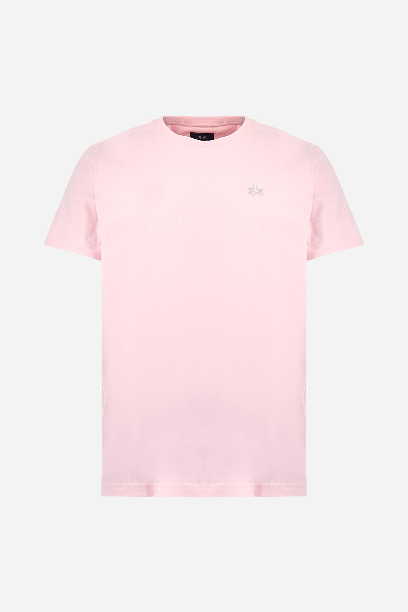 Men's short-sleeved crew-neck T-shirt in solid colour with embroidered logo in contrasting colour on the chest. Made of 100% cotton with a regular fit. It is perfect paired with Bermuda shorts or trousers for a casual and trendy look. Suitable for leisure time. The model is 187 cm tall and wears a size L. - Parfait Pink