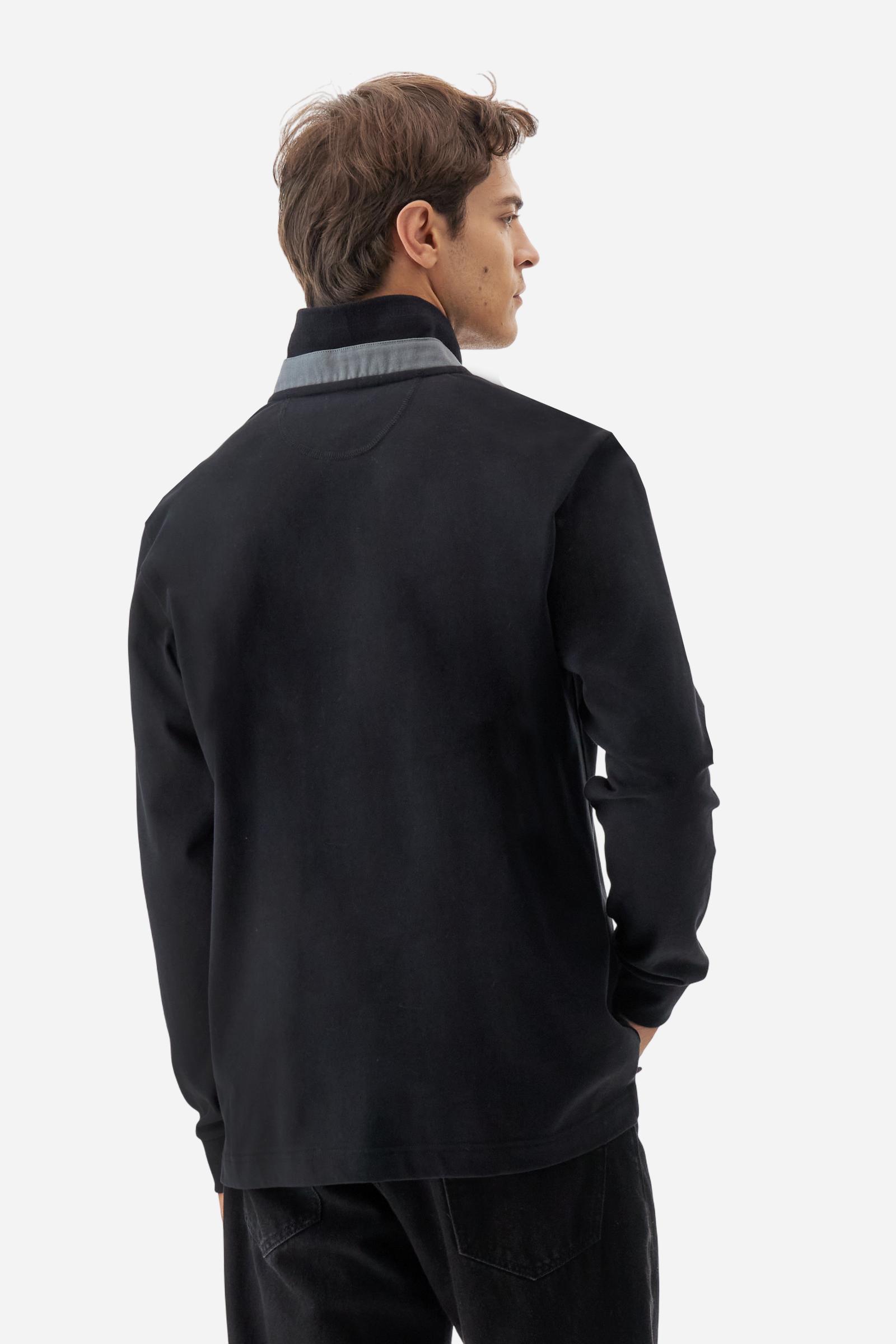 Long-sleeve polo shirt in warm cotton jersey. Ribbed collar with subtle textured detail, contrast undercollar and placket. Logo and Guards crest embroidered in contrast on the chest, paired with raised embroidered lettering inspired by Windsor tradition and British polo. Regular fit for an elegant yet relaxed style. Model wears size L. - Black