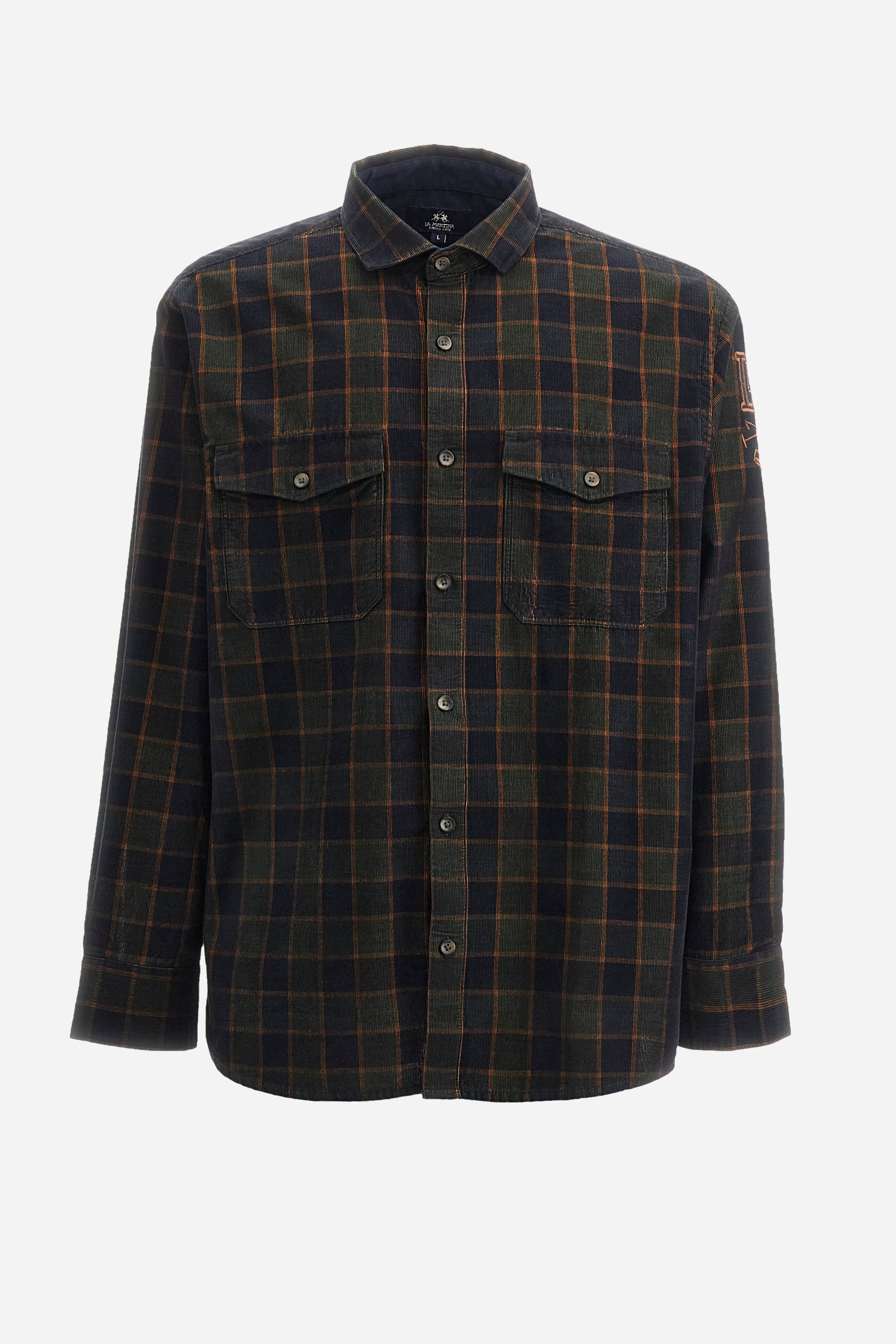 Men's checked long-sleeved shirt in 100% cotton. Spread collar. There are two pockets fastened with buttons on the front. The brand logo and initials are embroidered on one of the sleeves. Oversized fit. The model is wearing a size L. - ForestNgt/Navy/Sierr