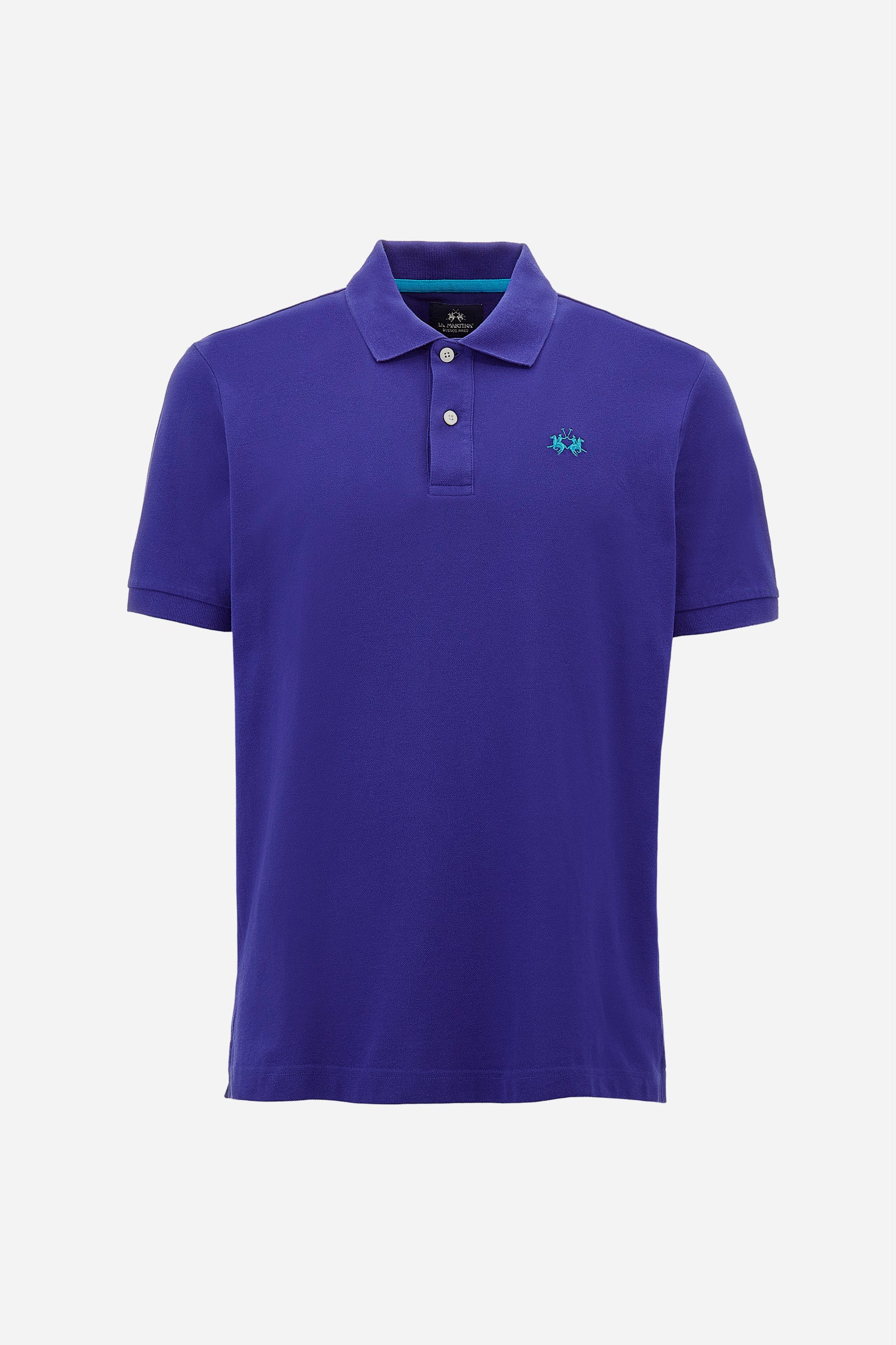 Men's plain-coloured, short-sleeved, regular-fit cotton polo shirt. Contrasting La Martina logo sewn onto the chest. This versatile garment goes perfectly with a pair of jeans from the collection. - Clematis Blue